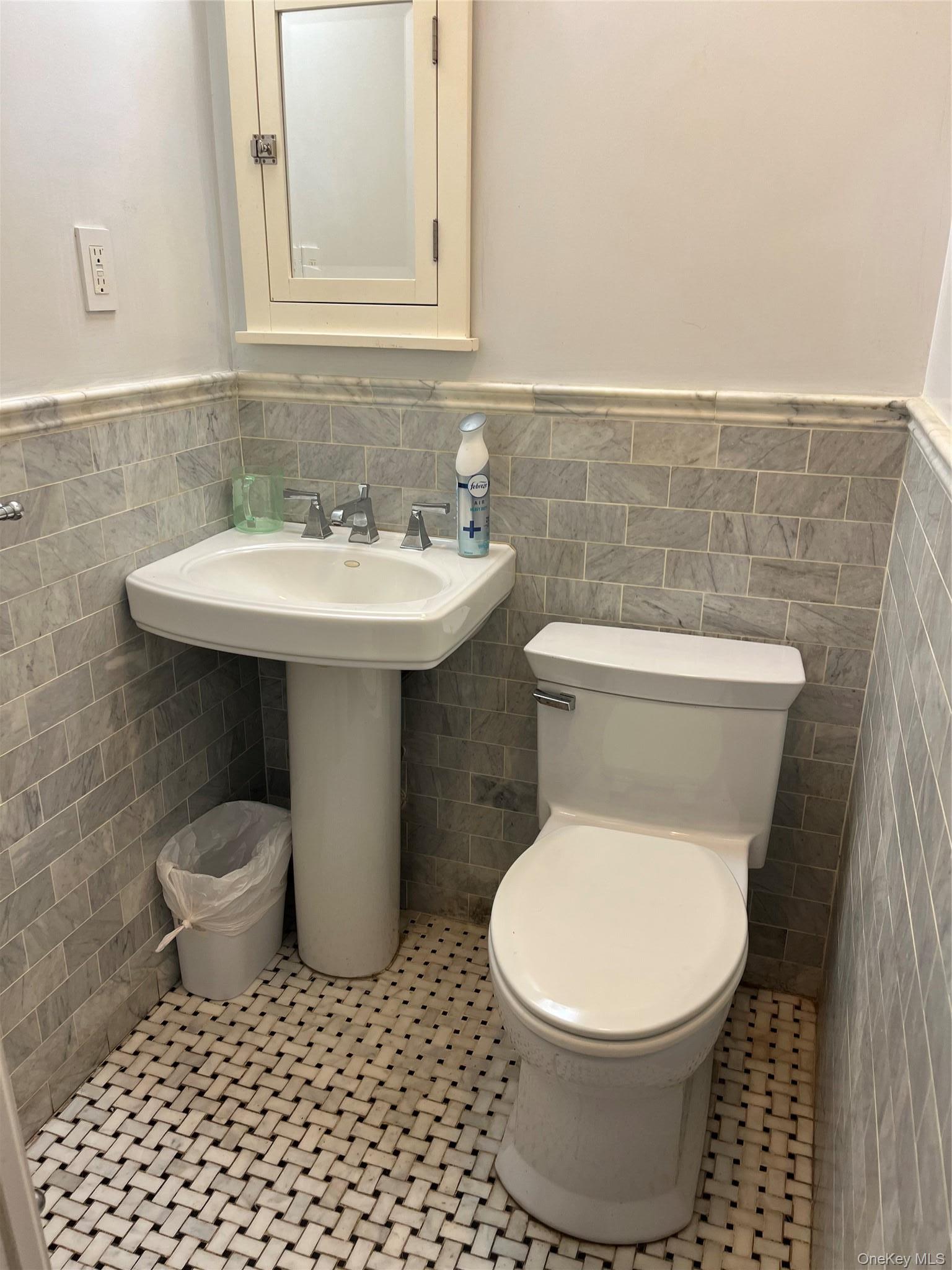 Single Family 194th Street  Queens, NY 11365, MLS-995365-14