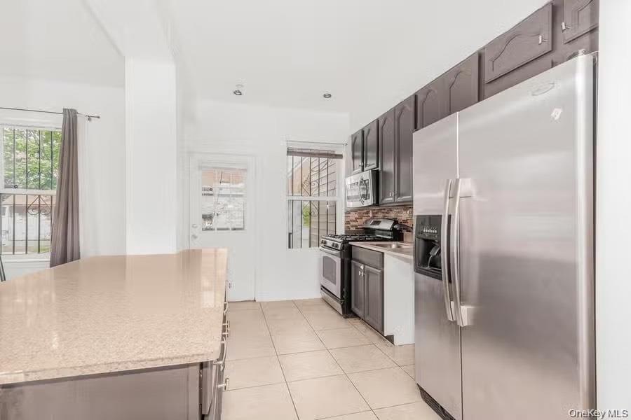 Single Family 221st Bronx, NY 10469, MLS-995395-12