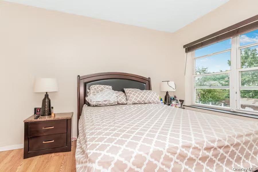 Single Family 221st Bronx, NY 10469, MLS-995395-20