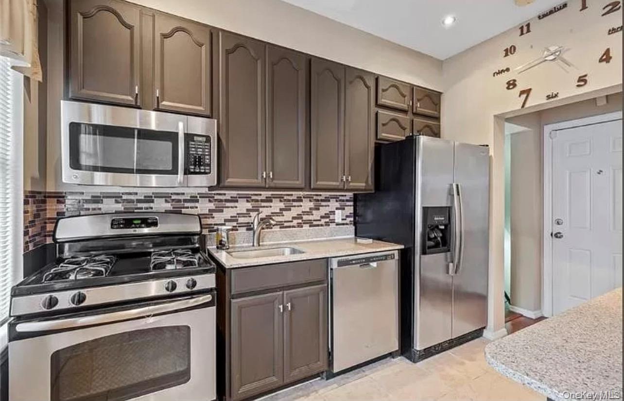 Single Family 221st Bronx, NY 10469, MLS-995395-29