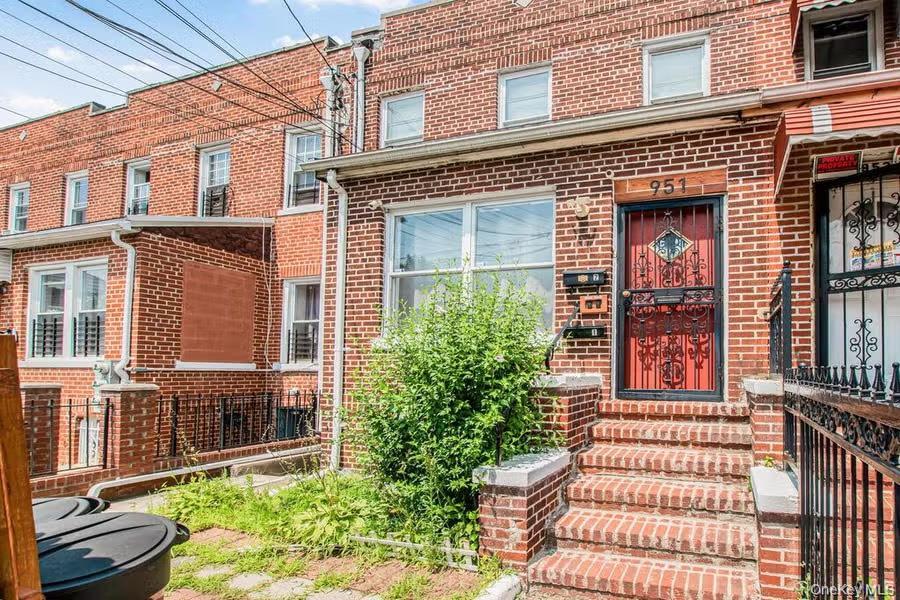 Single Family 221st Bronx, NY 10469, MLS-995395-36