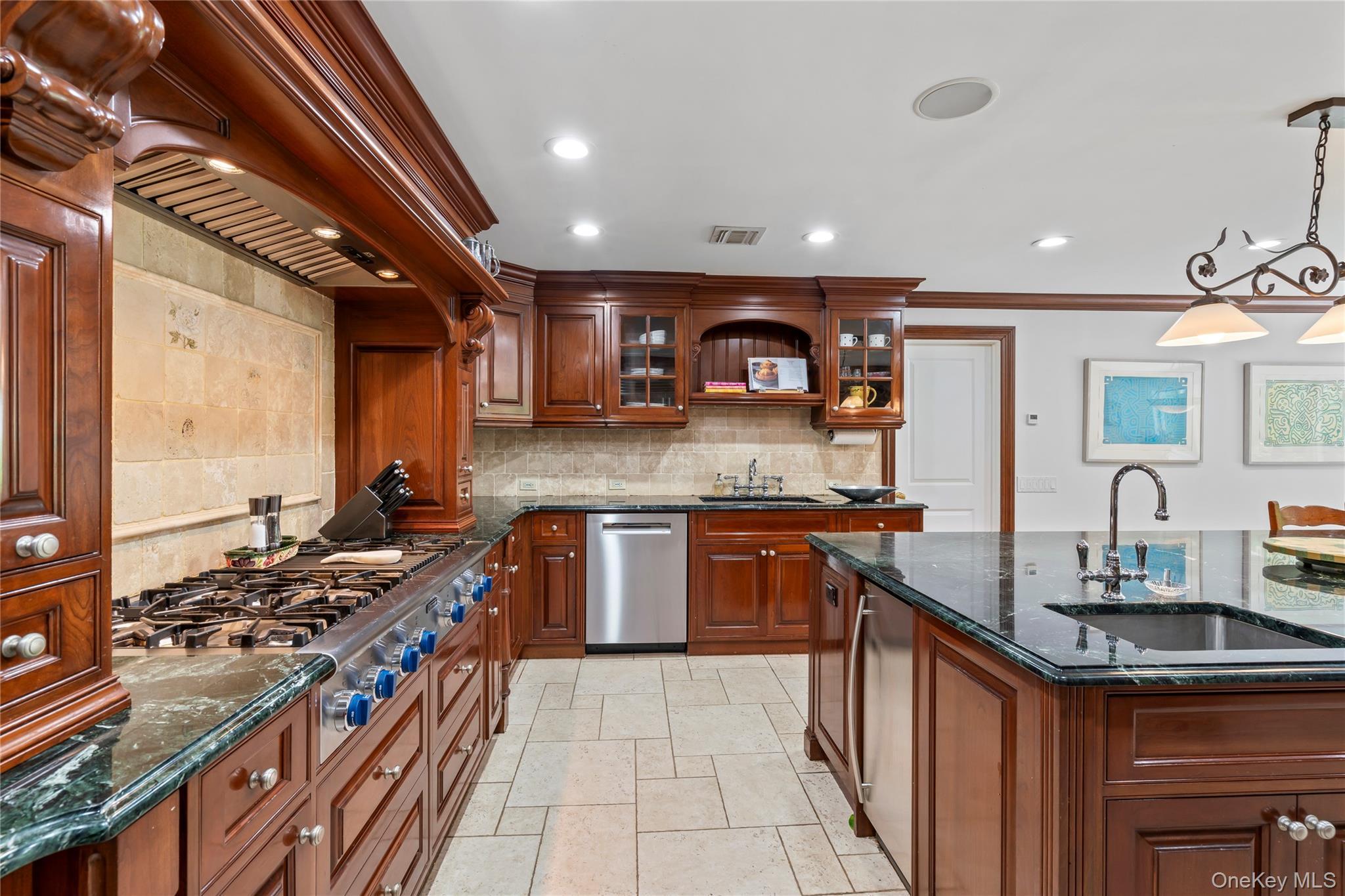 Single Family Montrose Court  Nassau County, NY 11576, MLS-995401-14