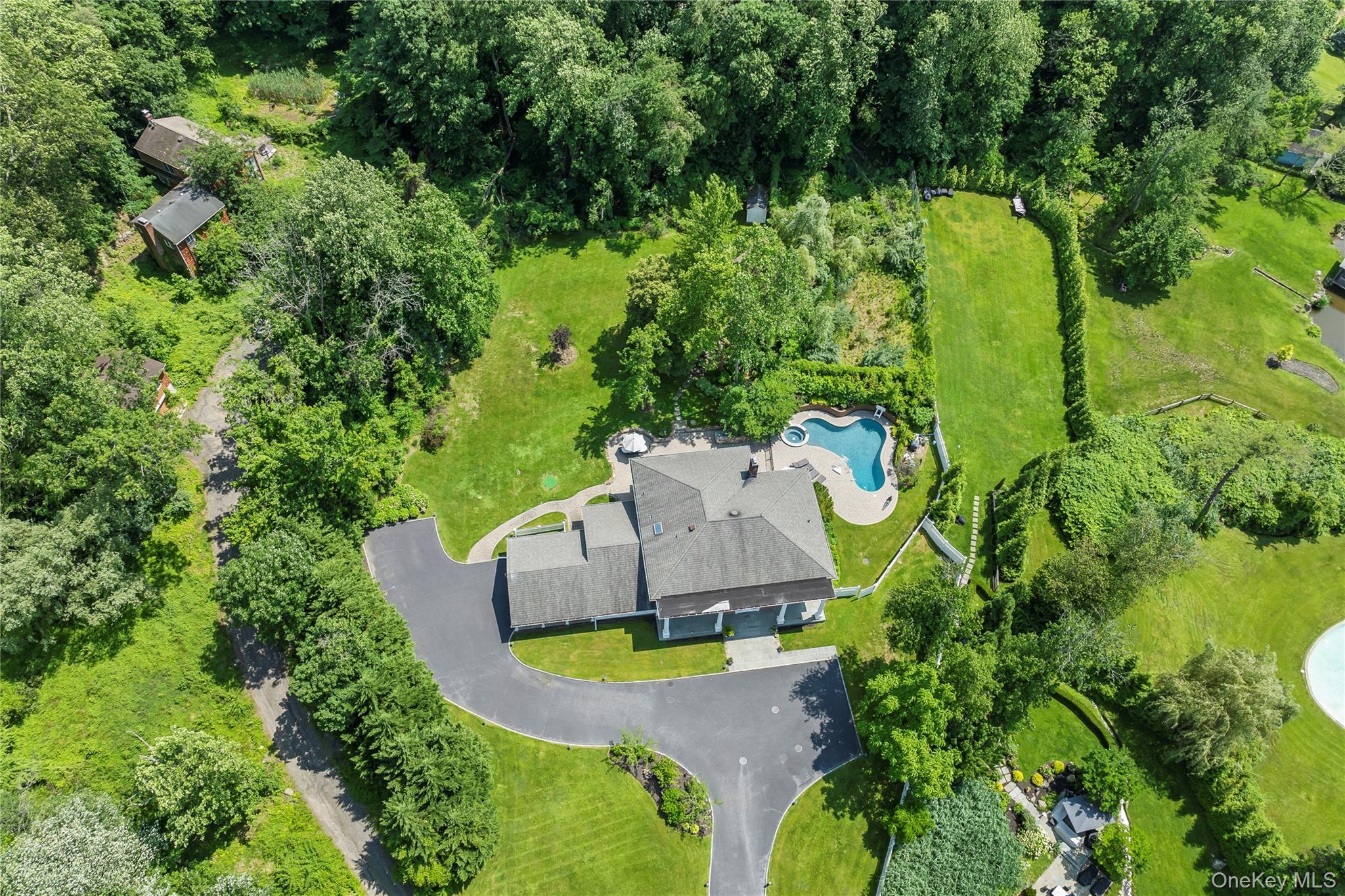 Single Family Montrose Court  Nassau County, NY 11576, MLS-995401-2