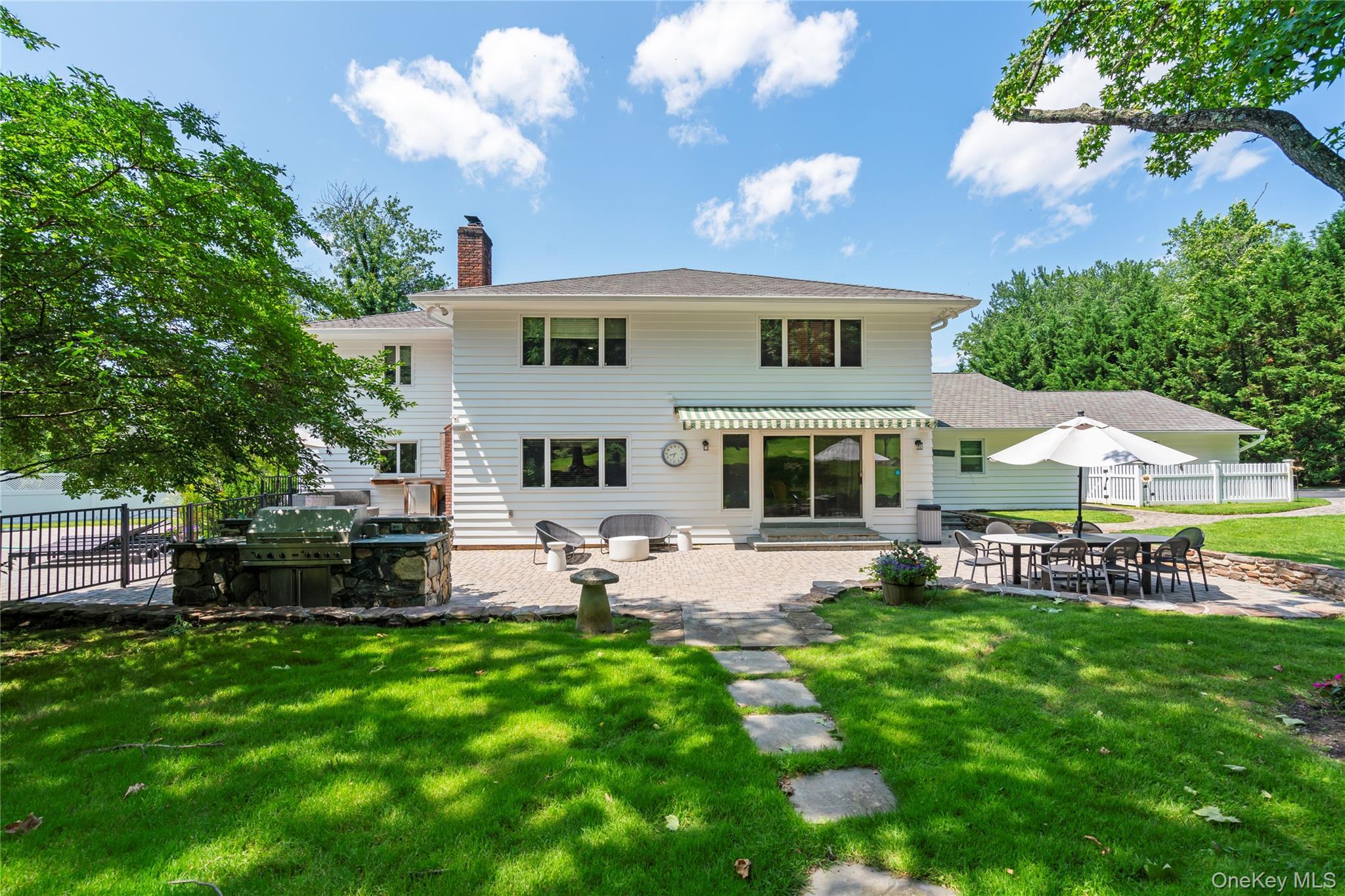Single Family Montrose Court  Nassau County, NY 11576, MLS-995401-26