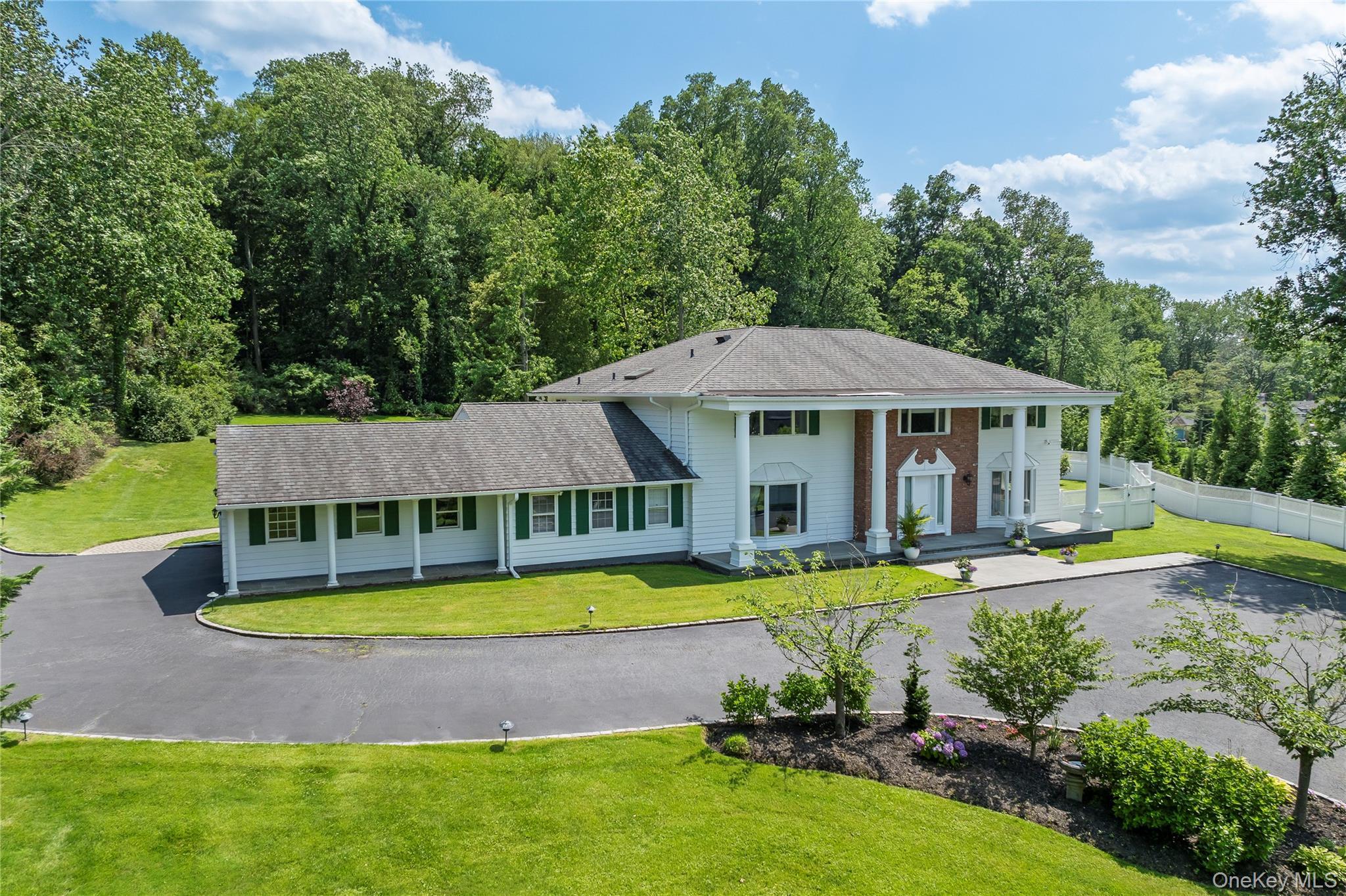 Single Family Montrose Court  Nassau County, NY 11576, MLS-995401-3