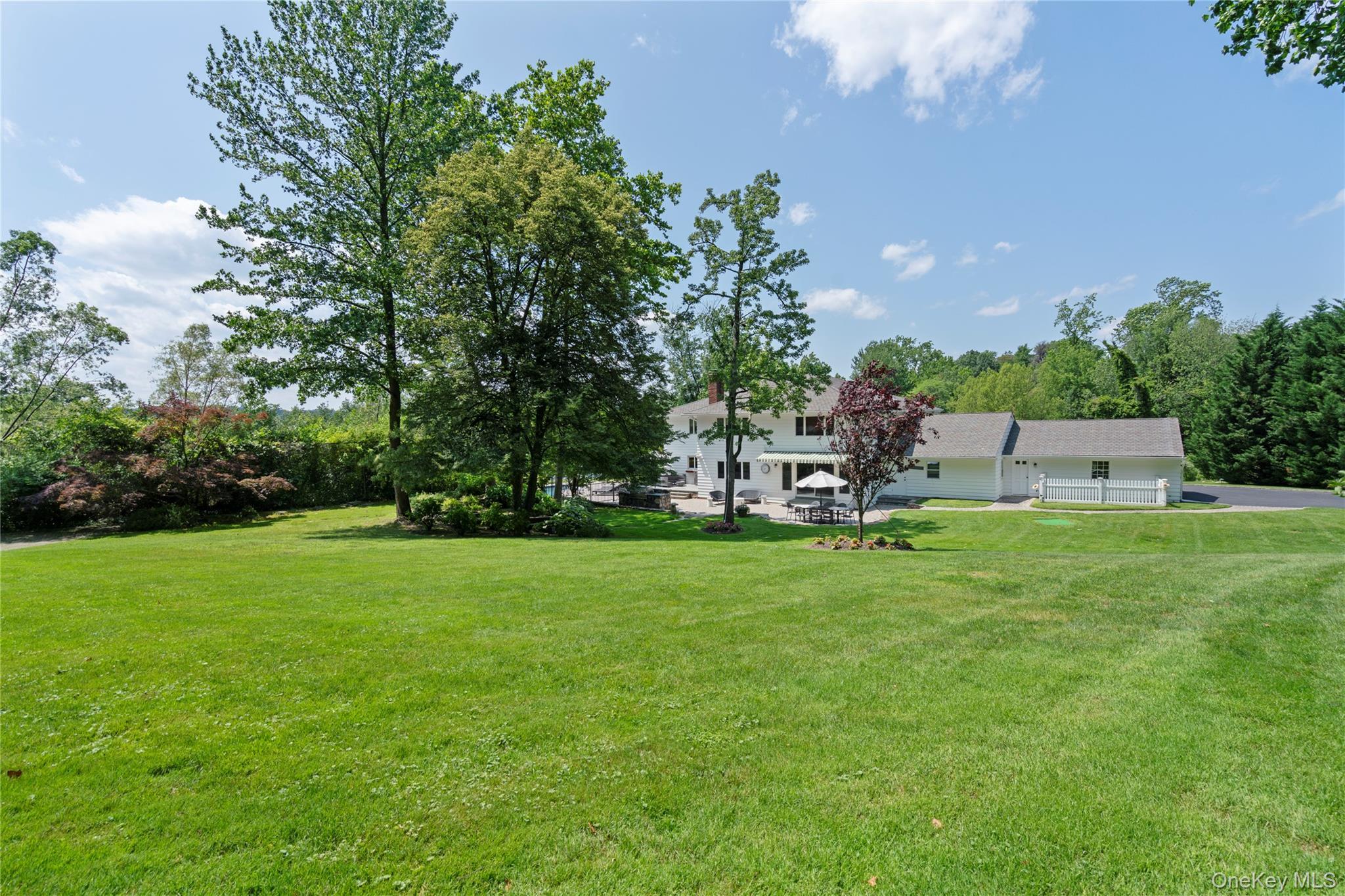 Single Family Montrose Court  Nassau County, NY 11576, MLS-995401-32