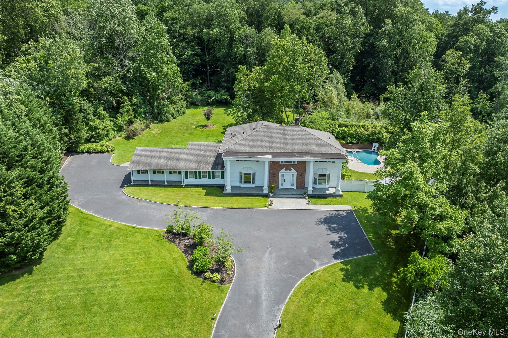 Single Family Montrose Court  Nassau County, NY 11576, MLS-995401-33