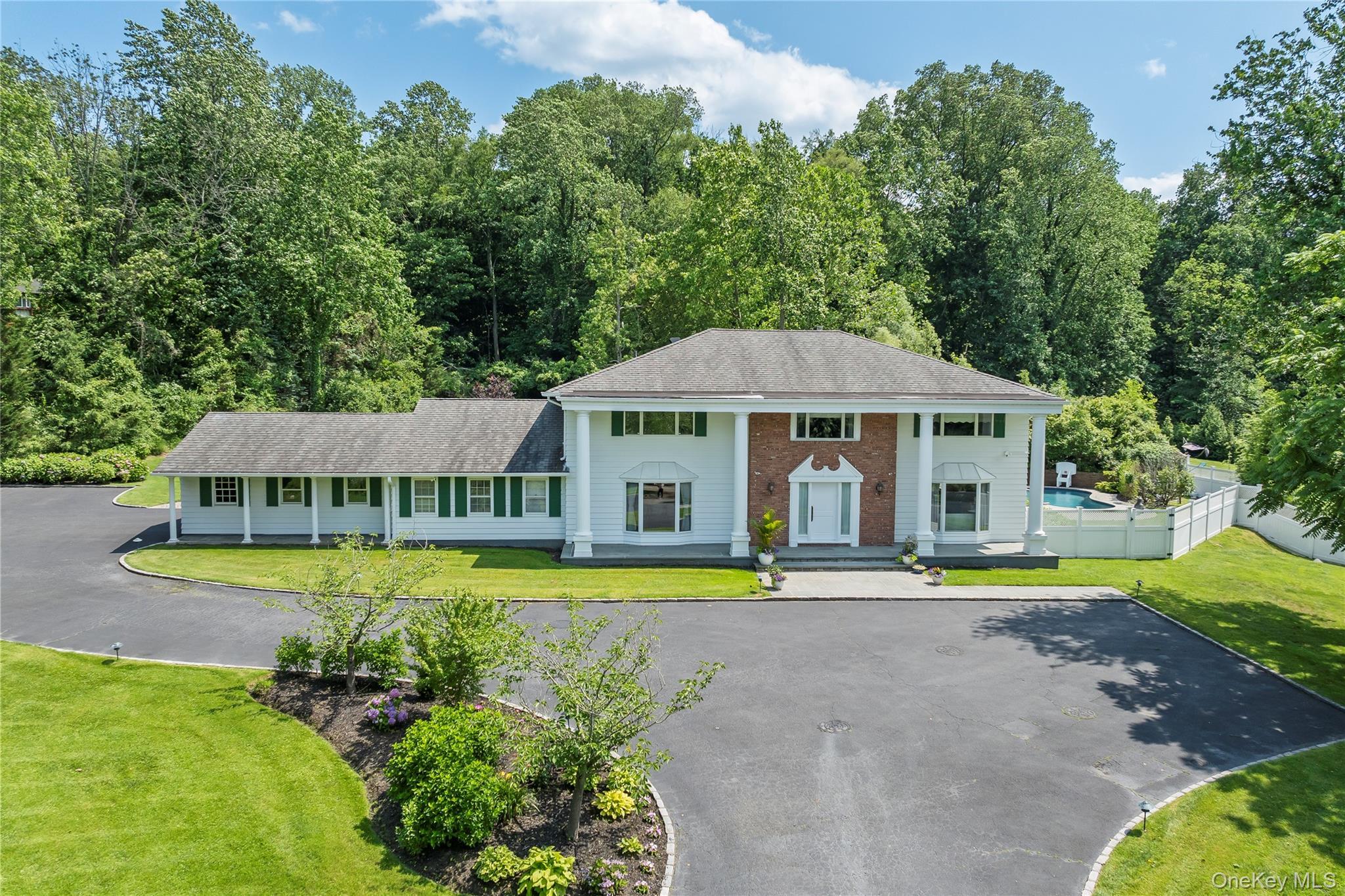 Single Family Montrose Court  Nassau County, NY 11576, MLS-995401-34