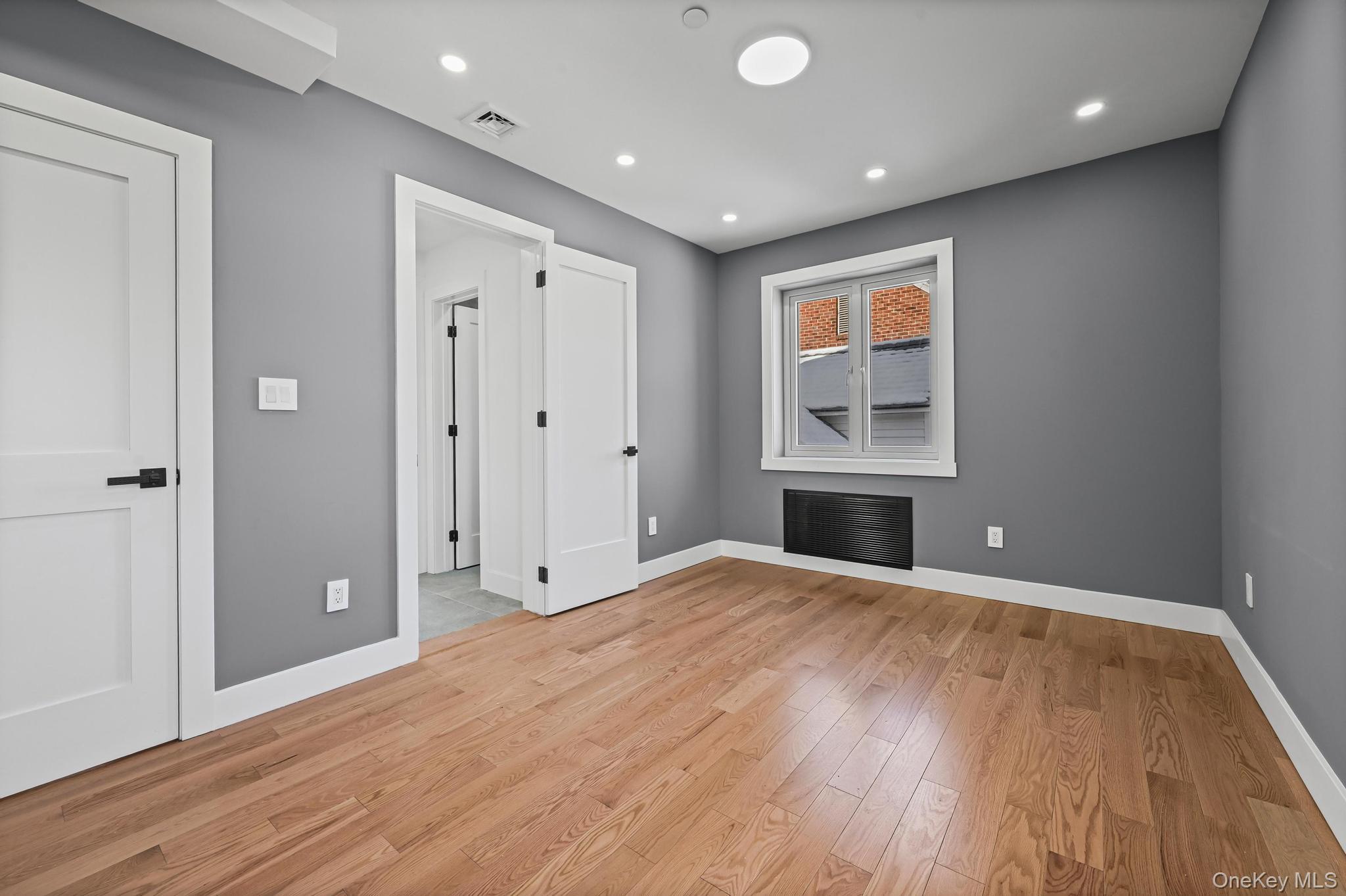 Single Family 164th Street  Queens, NY 11358, MLS-995407-32