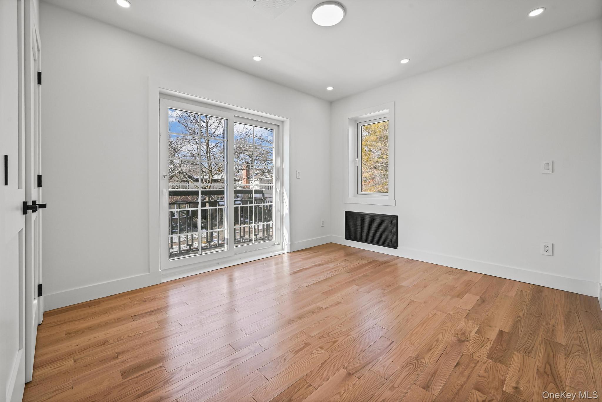 Single Family 164th Street  Queens, NY 11358, MLS-995407-33