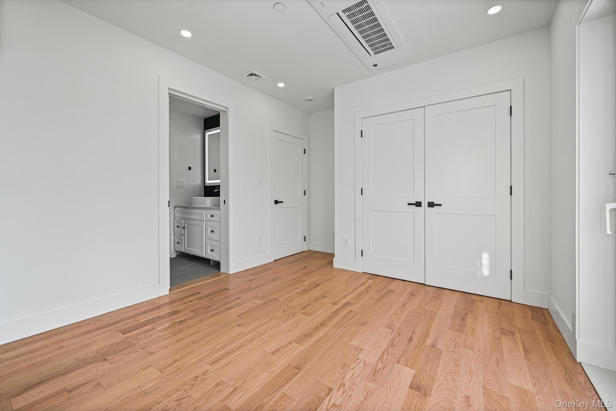 Single Family 164th Street  Queens, NY 11358, MLS-995407-34