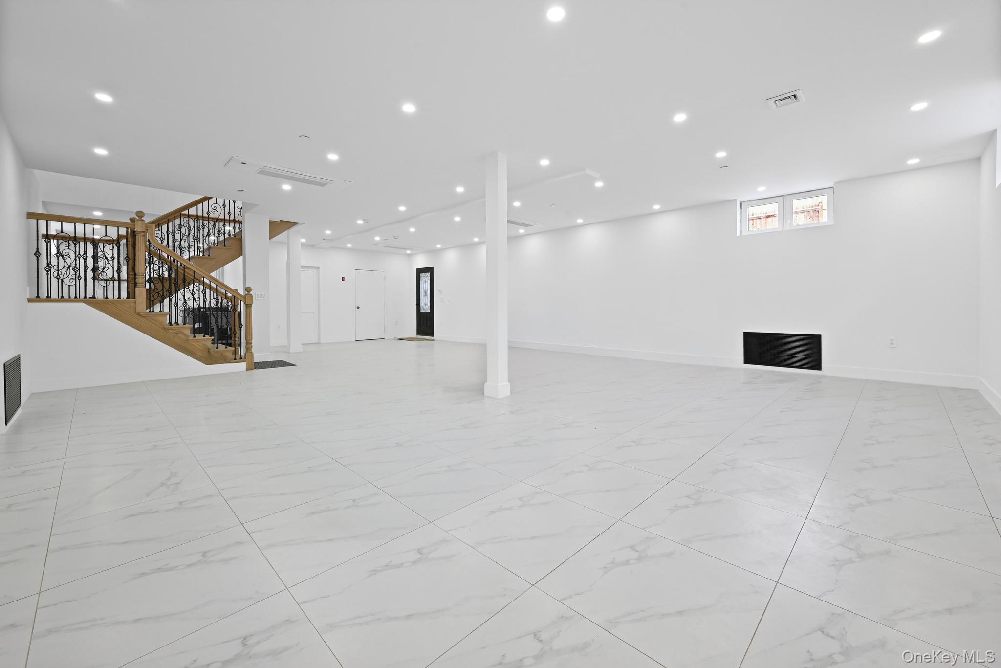 Single Family 164th Street  Queens, NY 11358, MLS-995407-38