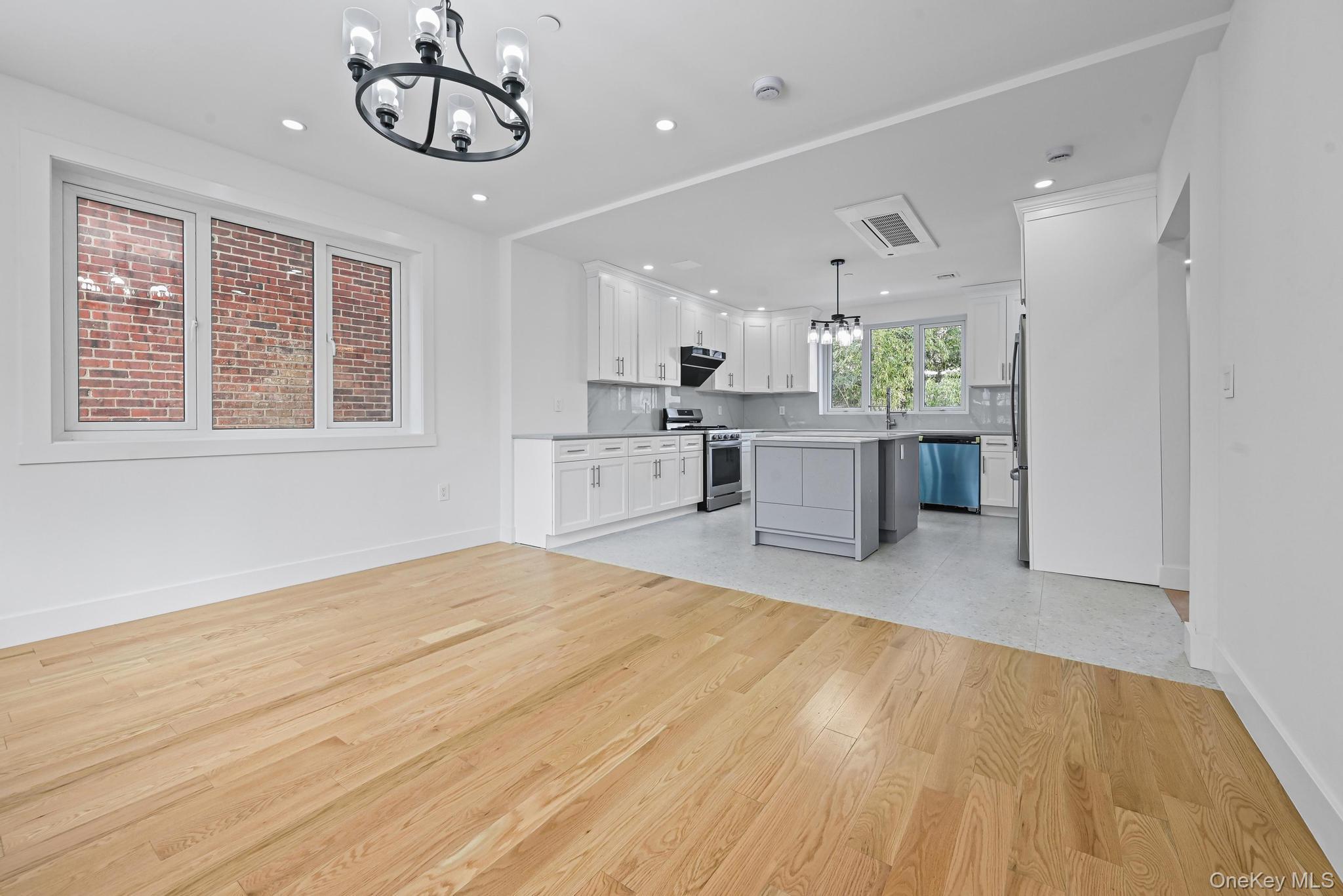 Single Family 164th Street  Queens, NY 11358, MLS-995407-8