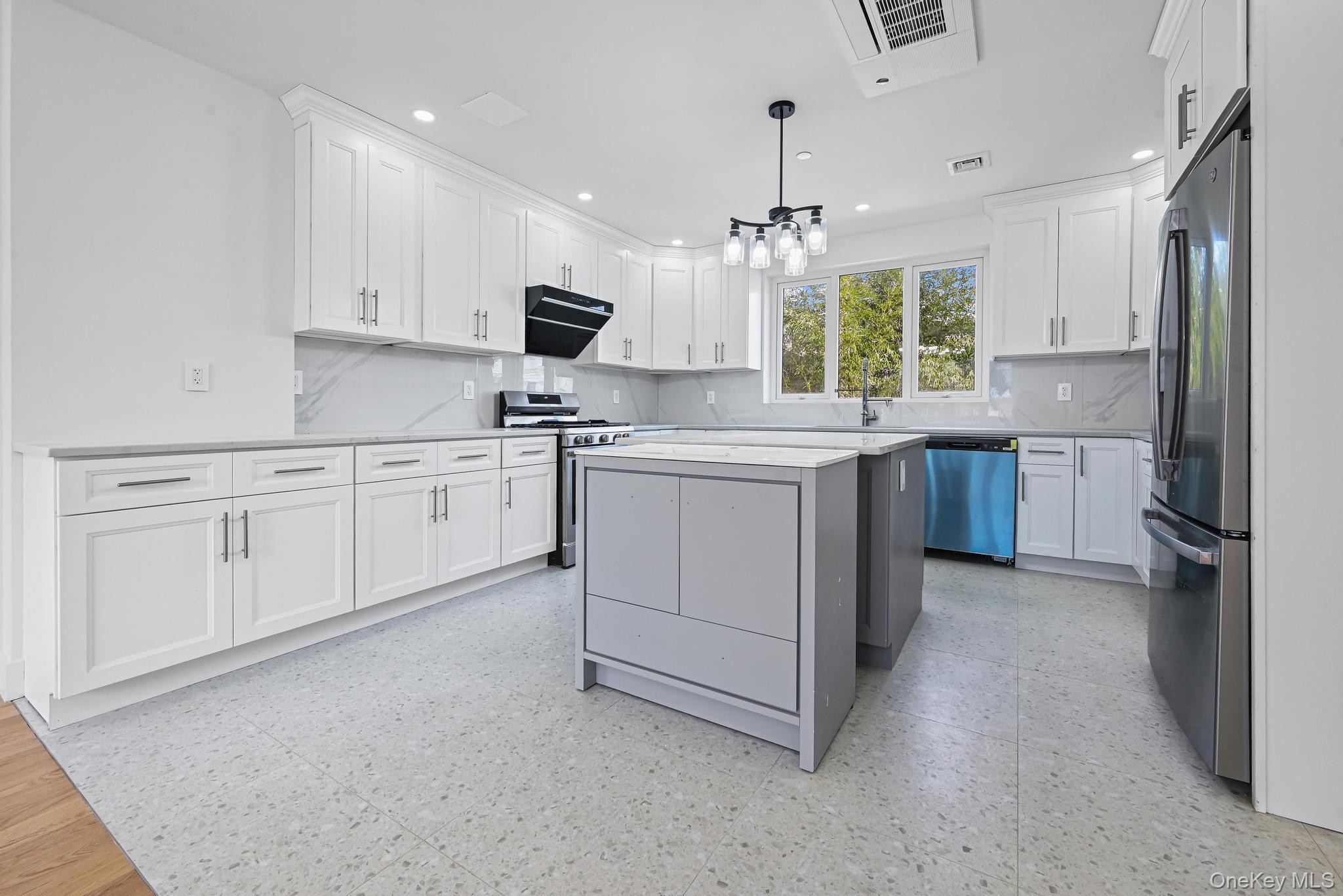 Single Family 164th Street  Queens, NY 11358, MLS-995407-9