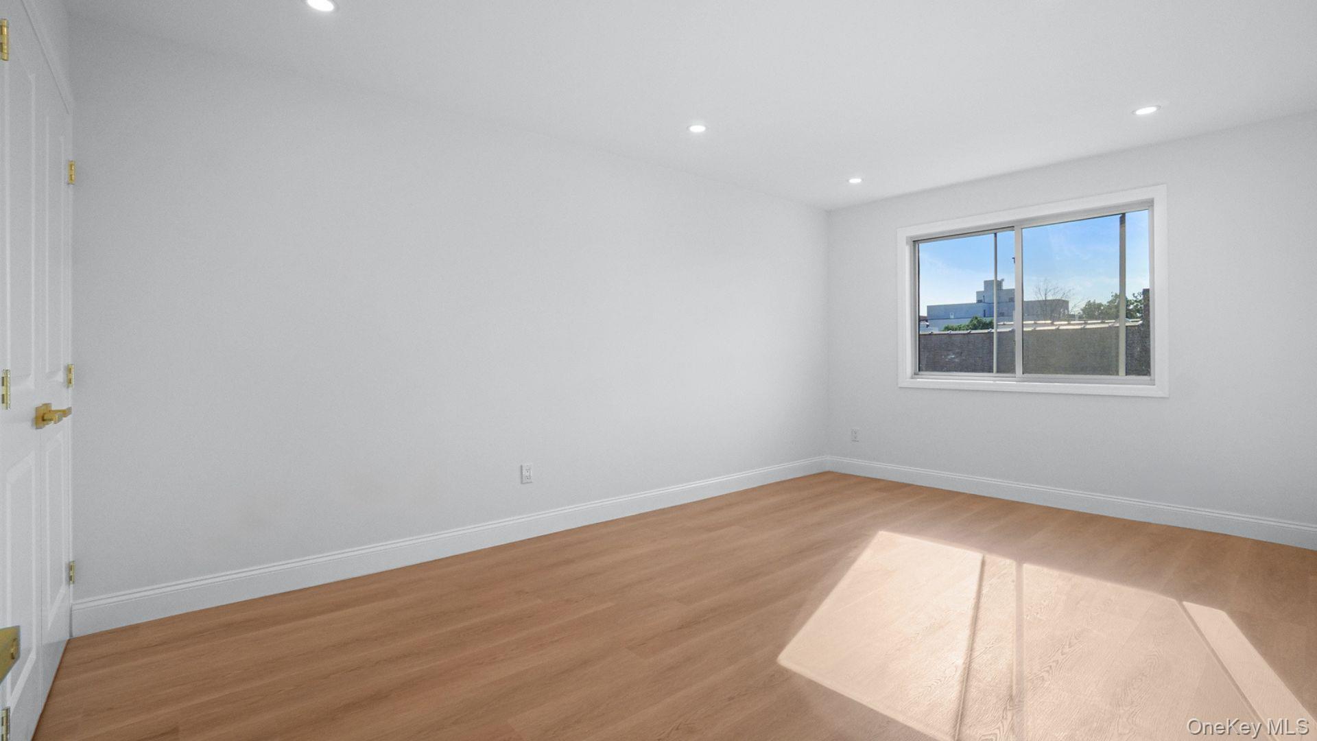 Single Family Barnes Avenue Bronx, NY 10467, MLS-995465-15