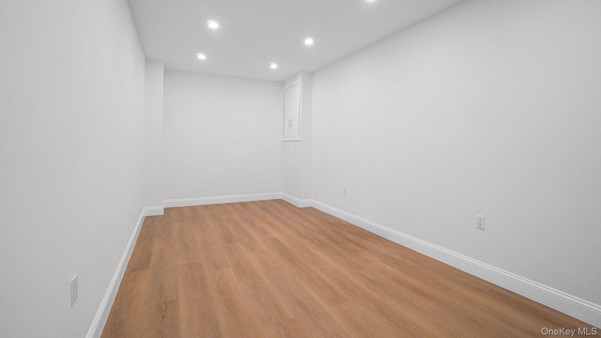 Single Family Barnes Avenue Bronx, NY 10467, MLS-995465-19