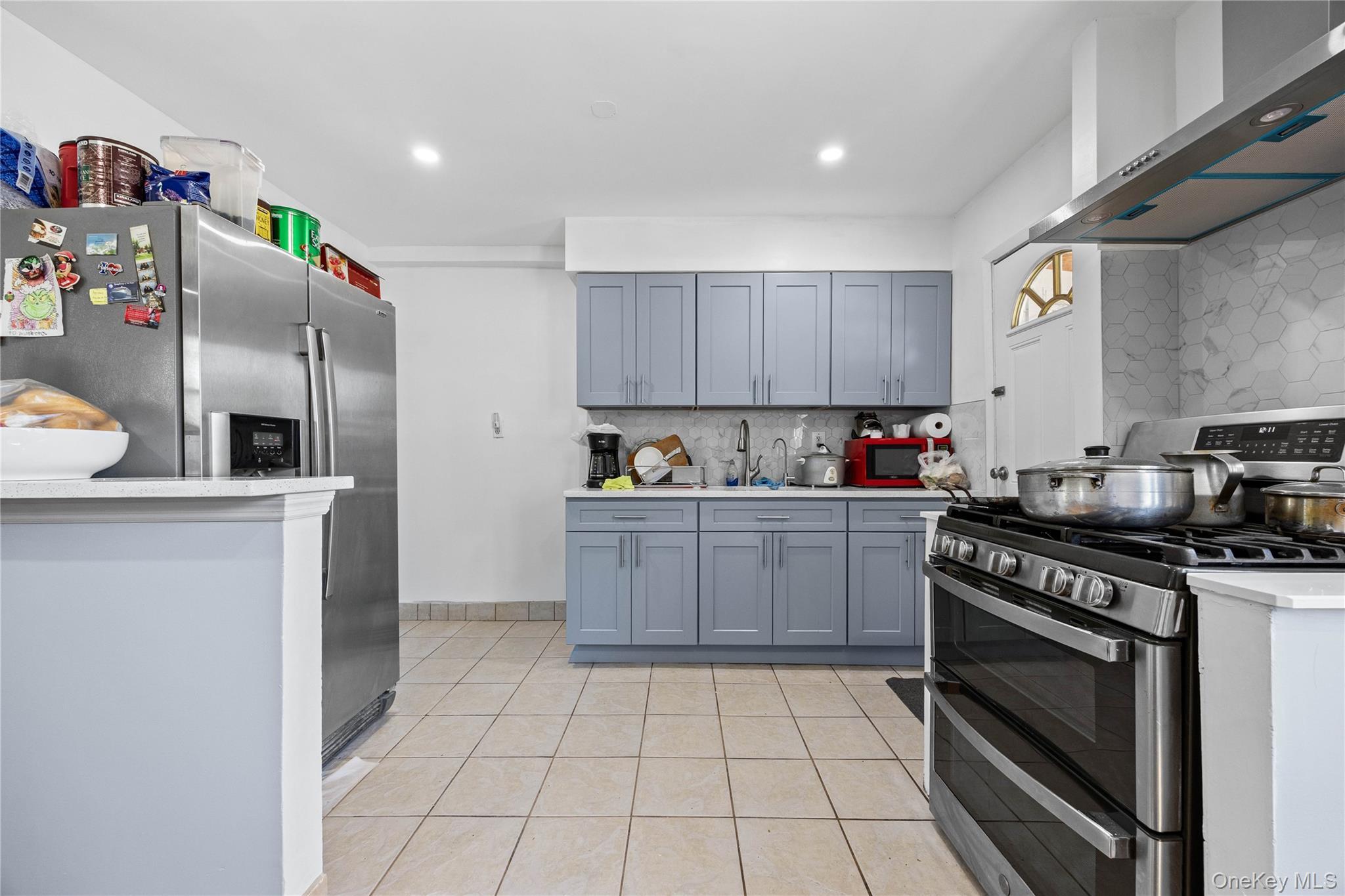Single Family 25th Queens, NY 11369, MLS-995478-8