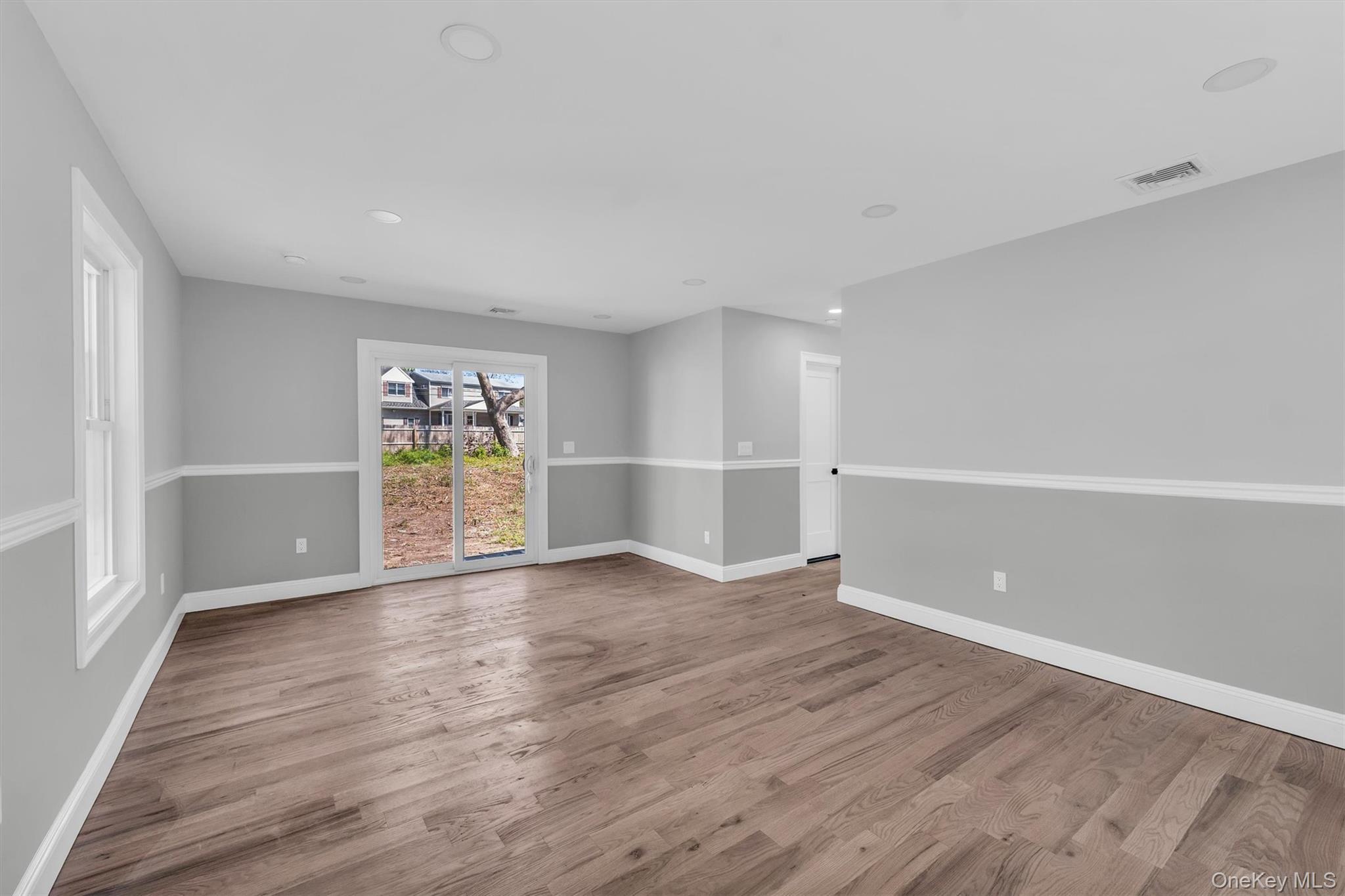 Single Family Lehigh Avenue Suffolk County, NY 11720, MLS-995479-16