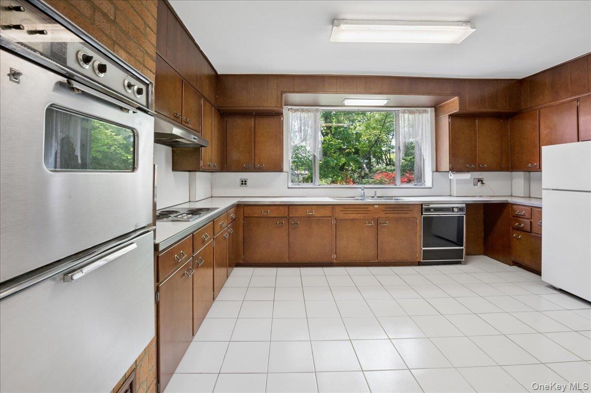 Single Family Henry Hudson  Bronx, NY 10471, MLS-995503-11