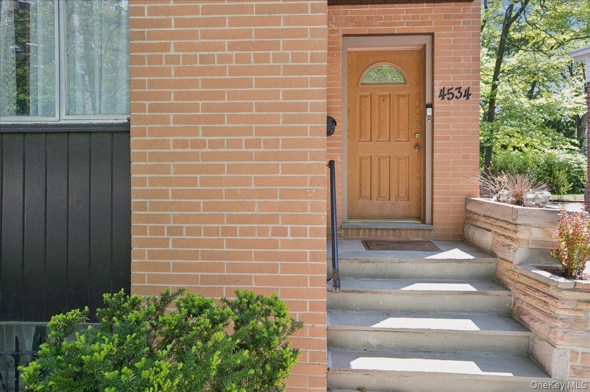 Single Family Henry Hudson  Bronx, NY 10471, MLS-995503-3