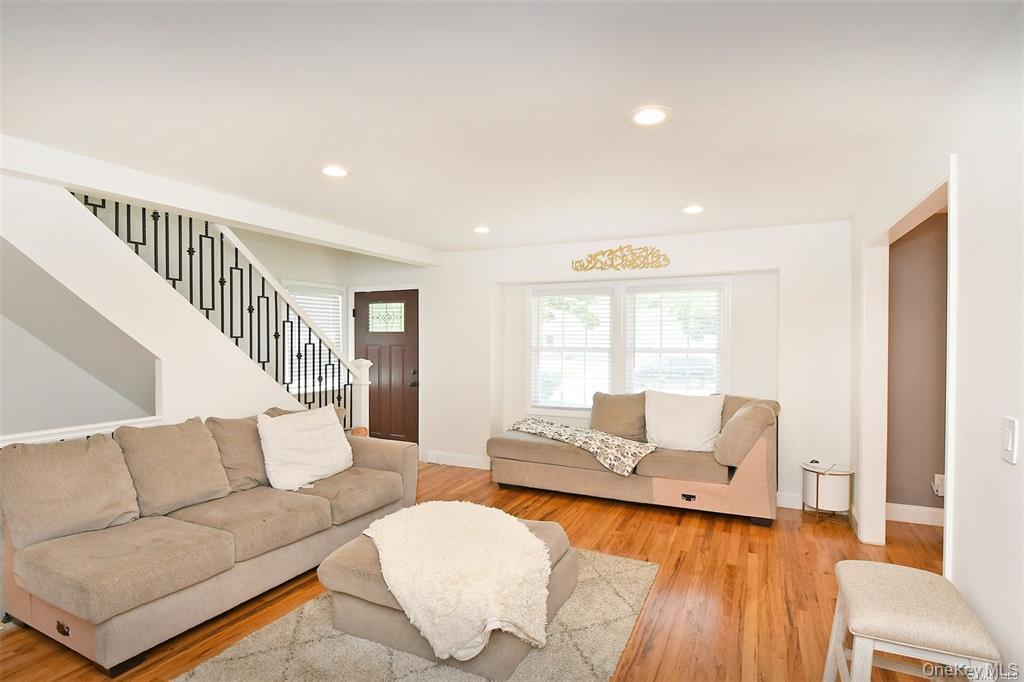 Single Family Newton  Suffolk County, NY 11784, MLS-995545-15