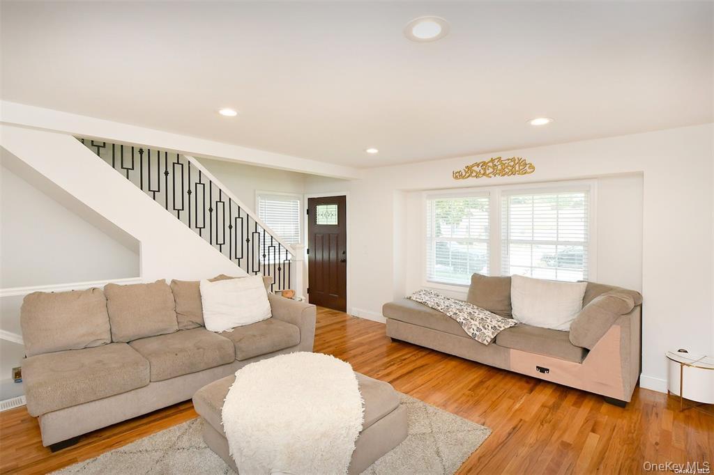 Single Family Newton  Suffolk County, NY 11784, MLS-995545-19