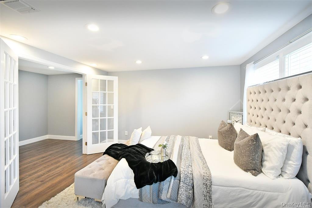 Single Family Newton  Suffolk County, NY 11784, MLS-995545-20