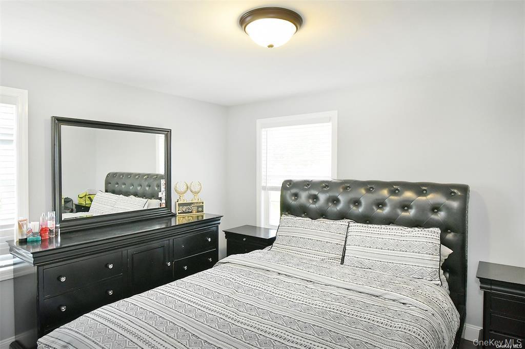 Single Family Newton  Suffolk County, NY 11784, MLS-995545-24