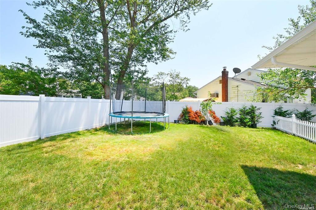 Single Family Newton  Suffolk County, NY 11784, MLS-995545-29