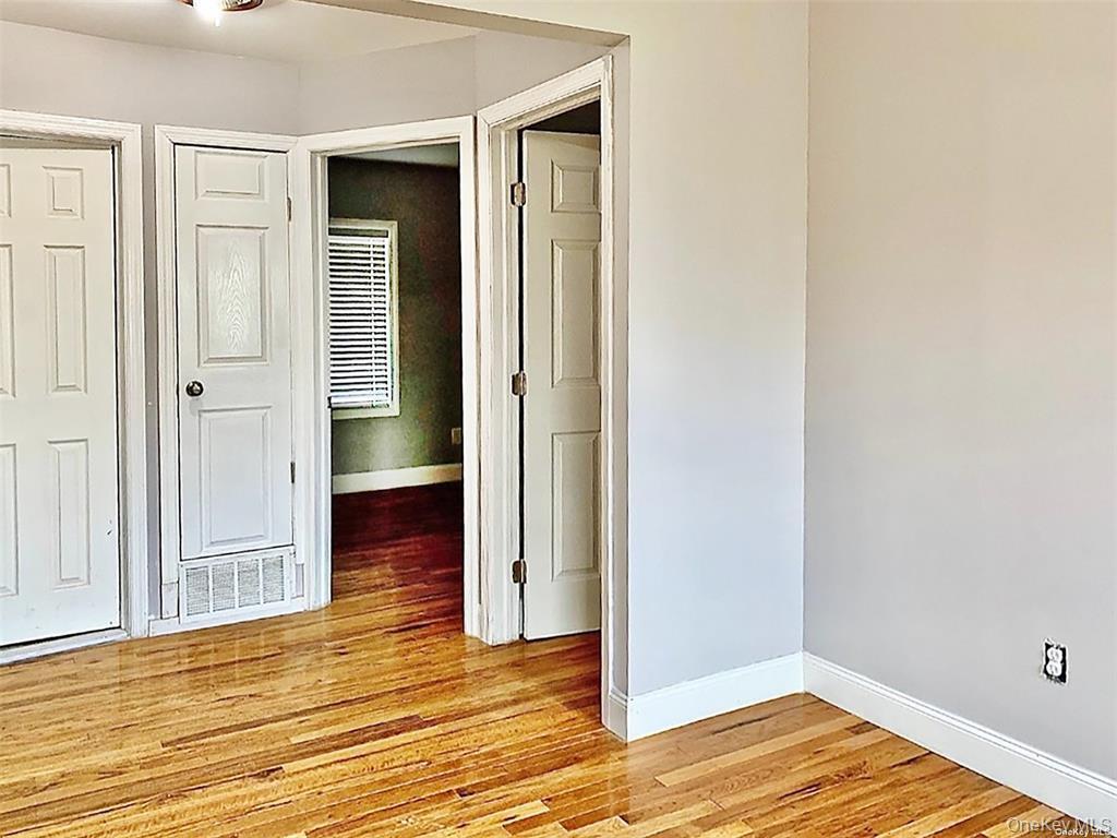 Single Family Newton  Suffolk County, NY 11784, MLS-995545-35