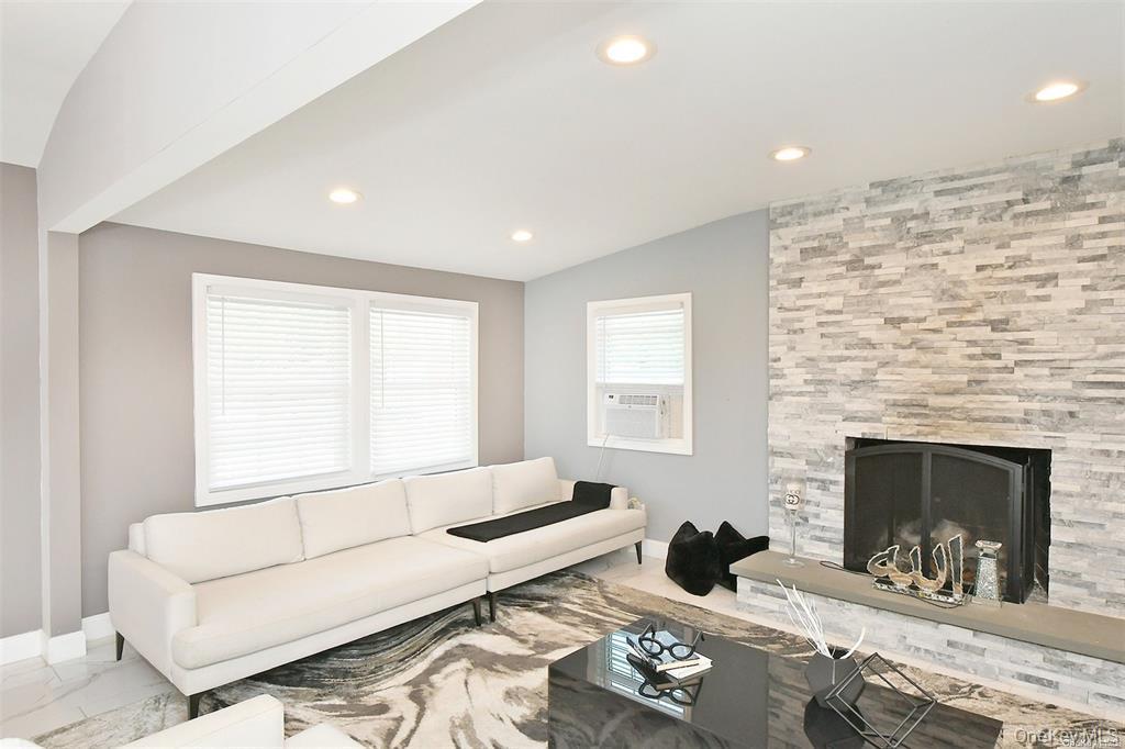 Single Family Newton  Suffolk County, NY 11784, MLS-995545-5