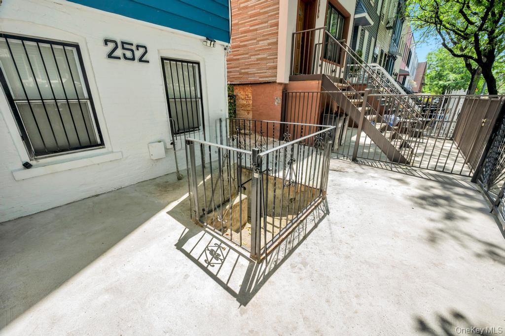 Single Family Woodbine Street Brooklyn, NY 11221, MLS-995548-3