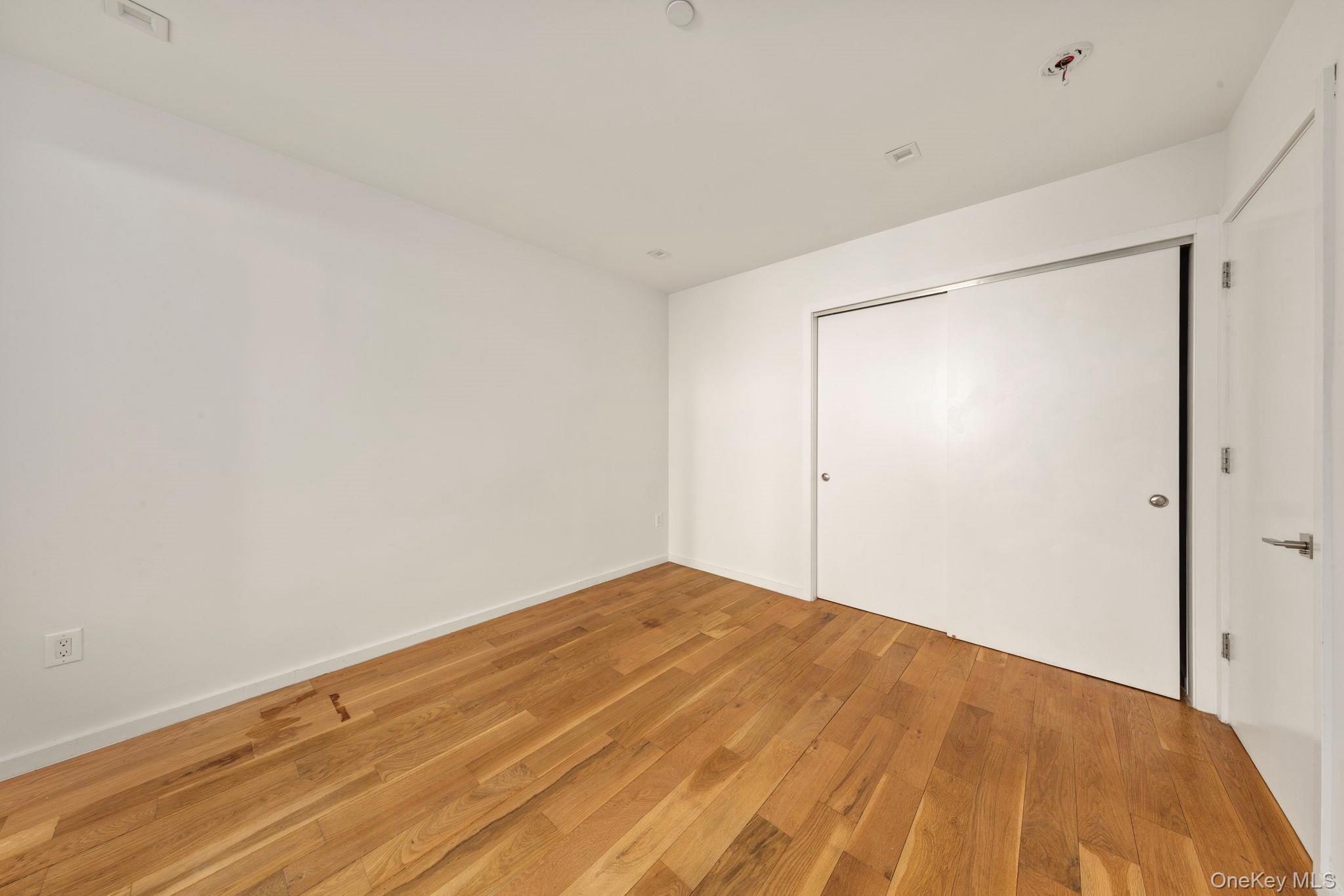 Condo Hart  Brooklyn, NY 11206, MLS-995551-12