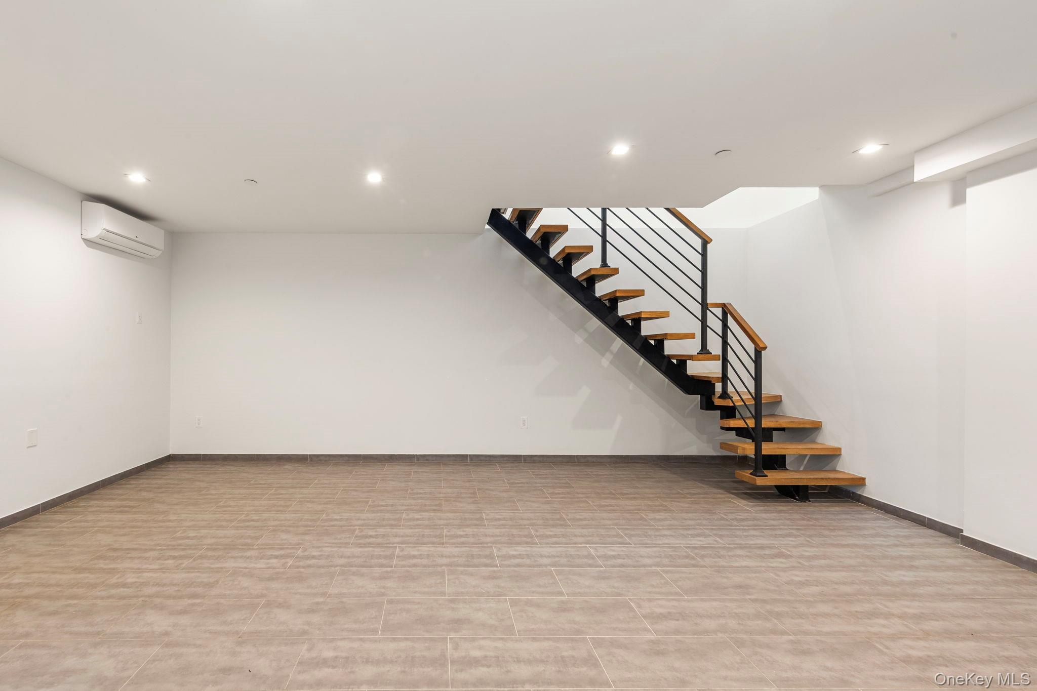 Condo Hart  Brooklyn, NY 11206, MLS-995551-18