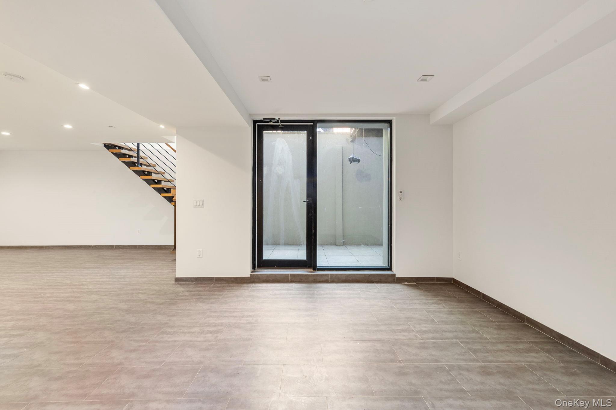Condo Hart  Brooklyn, NY 11206, MLS-995551-21