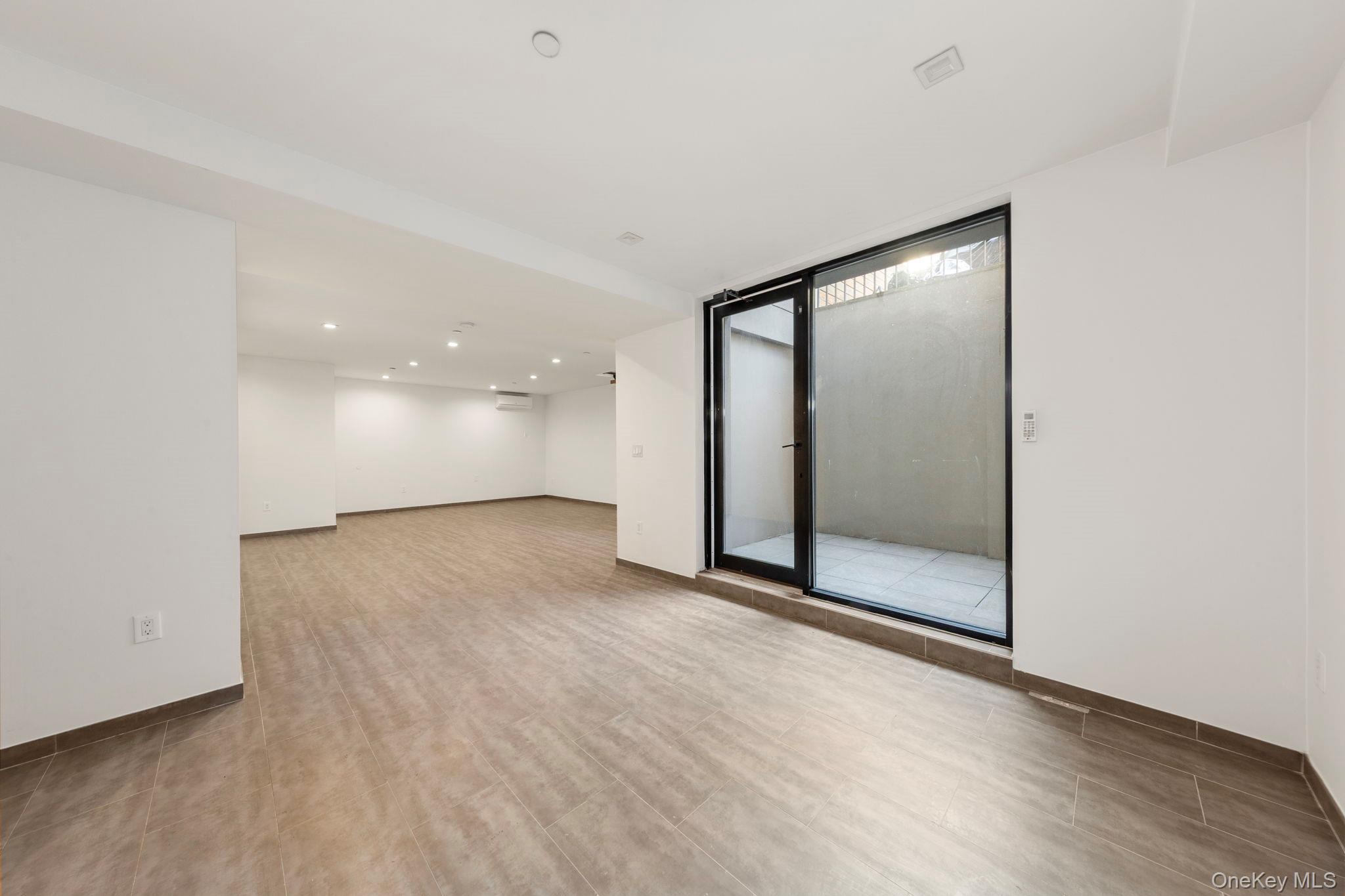 Condo Hart  Brooklyn, NY 11206, MLS-995551-22