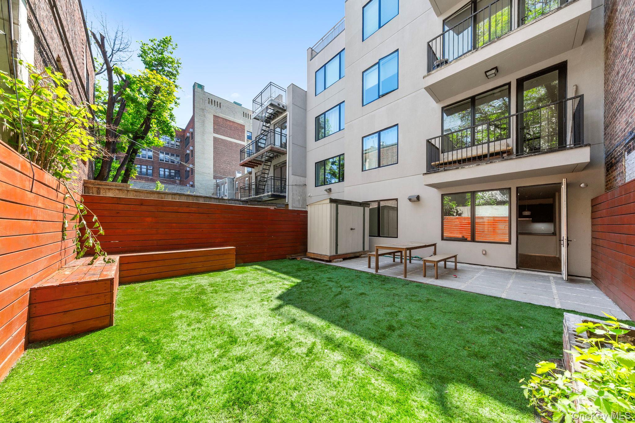 Condo Hart  Brooklyn, NY 11206, MLS-995551-25