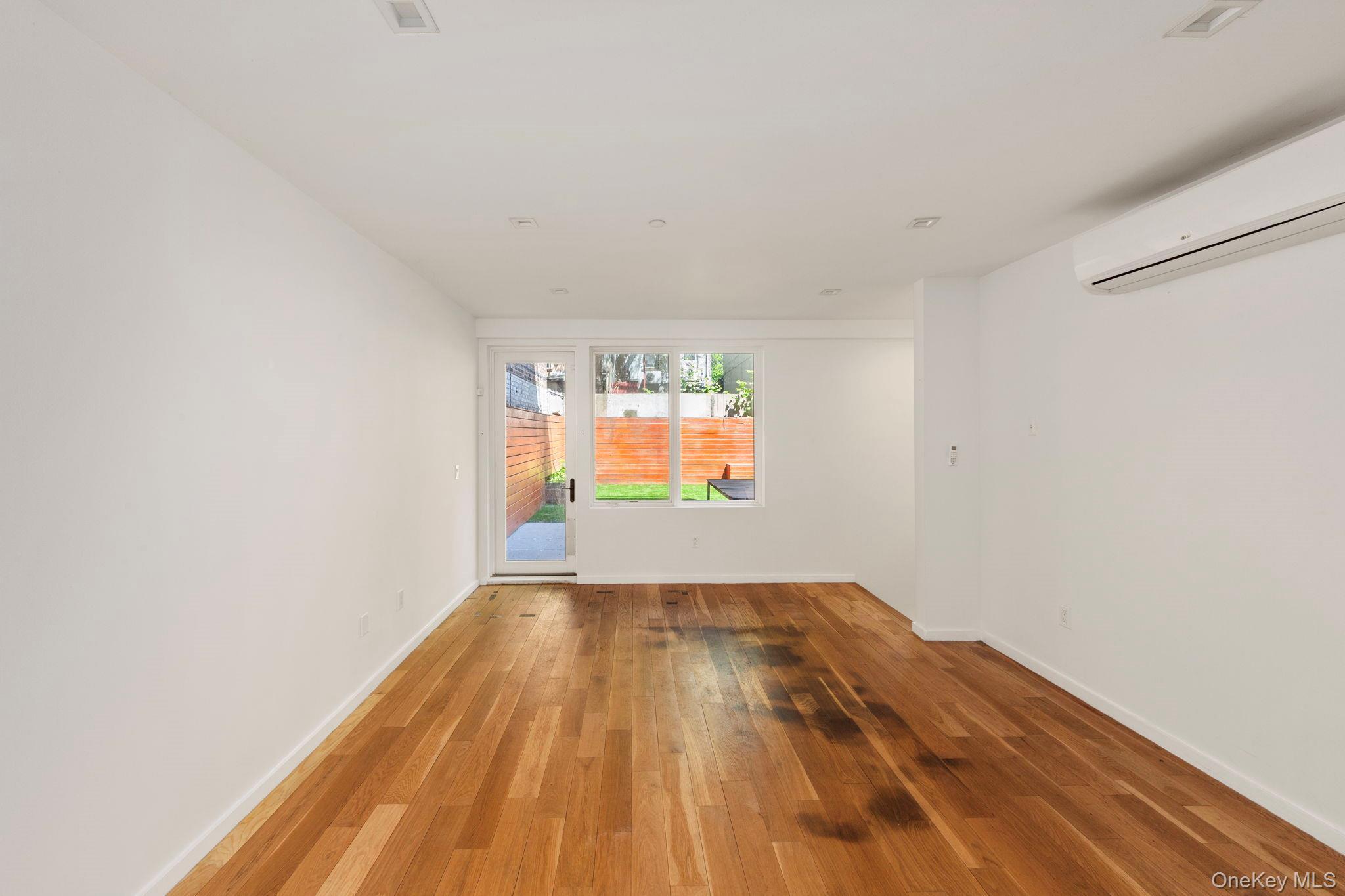 Condo Hart  Brooklyn, NY 11206, MLS-995551-9