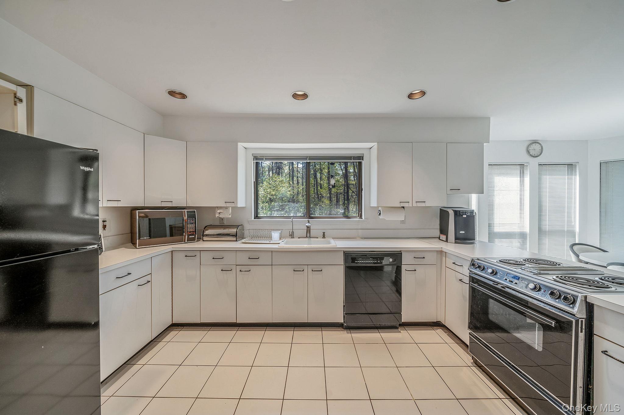 Single Family Lily Drive Suffolk County, NY 11720, MLS-995561-19