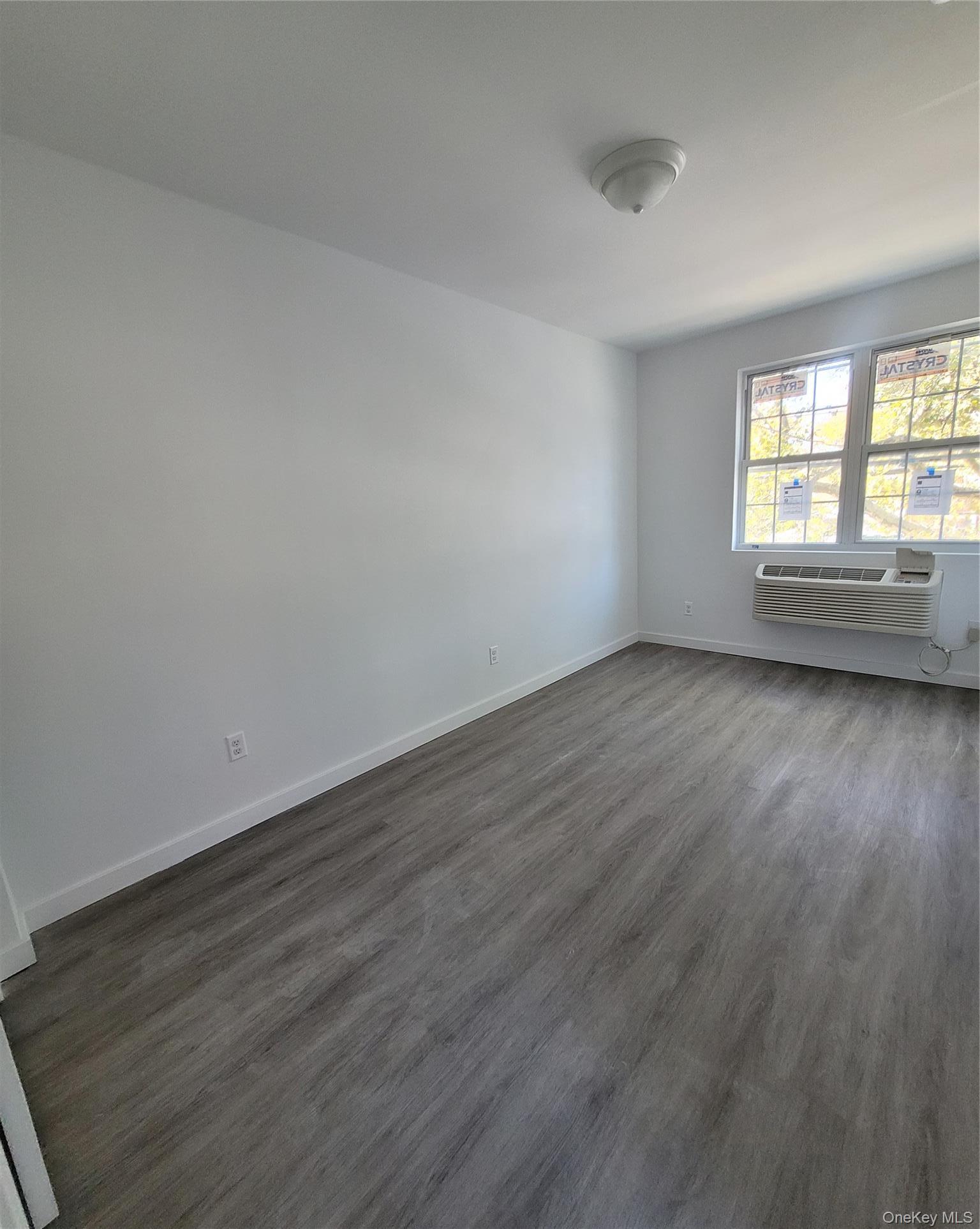 Single Family Laconia  Bronx, NY 10469, MLS-995568-12