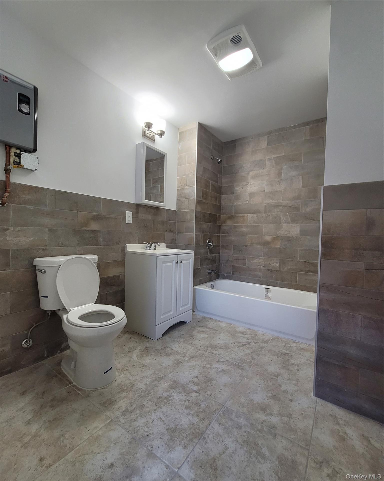 Single Family Laconia  Bronx, NY 10469, MLS-995568-16