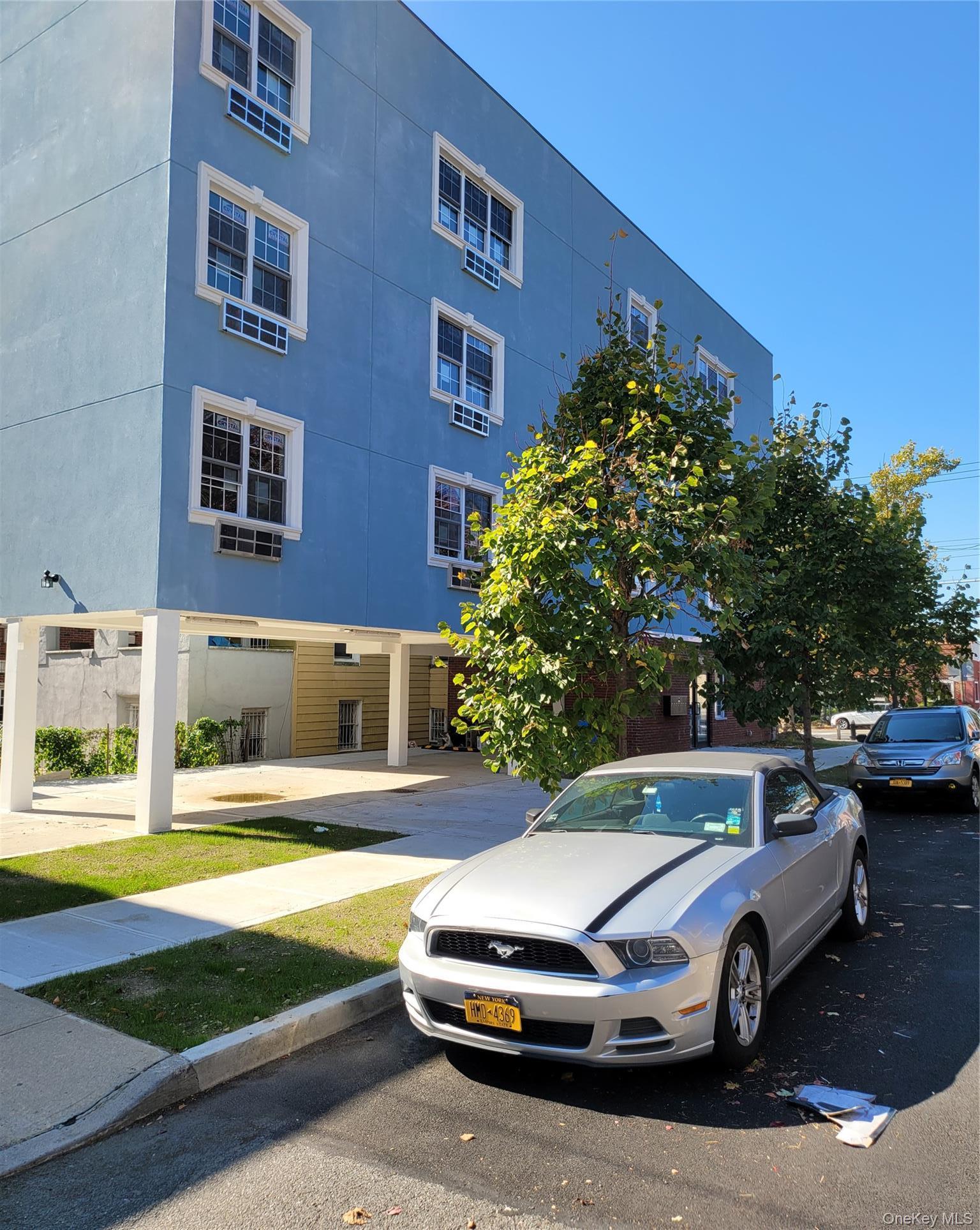 Single Family Laconia  Bronx, NY 10469, MLS-995568-3