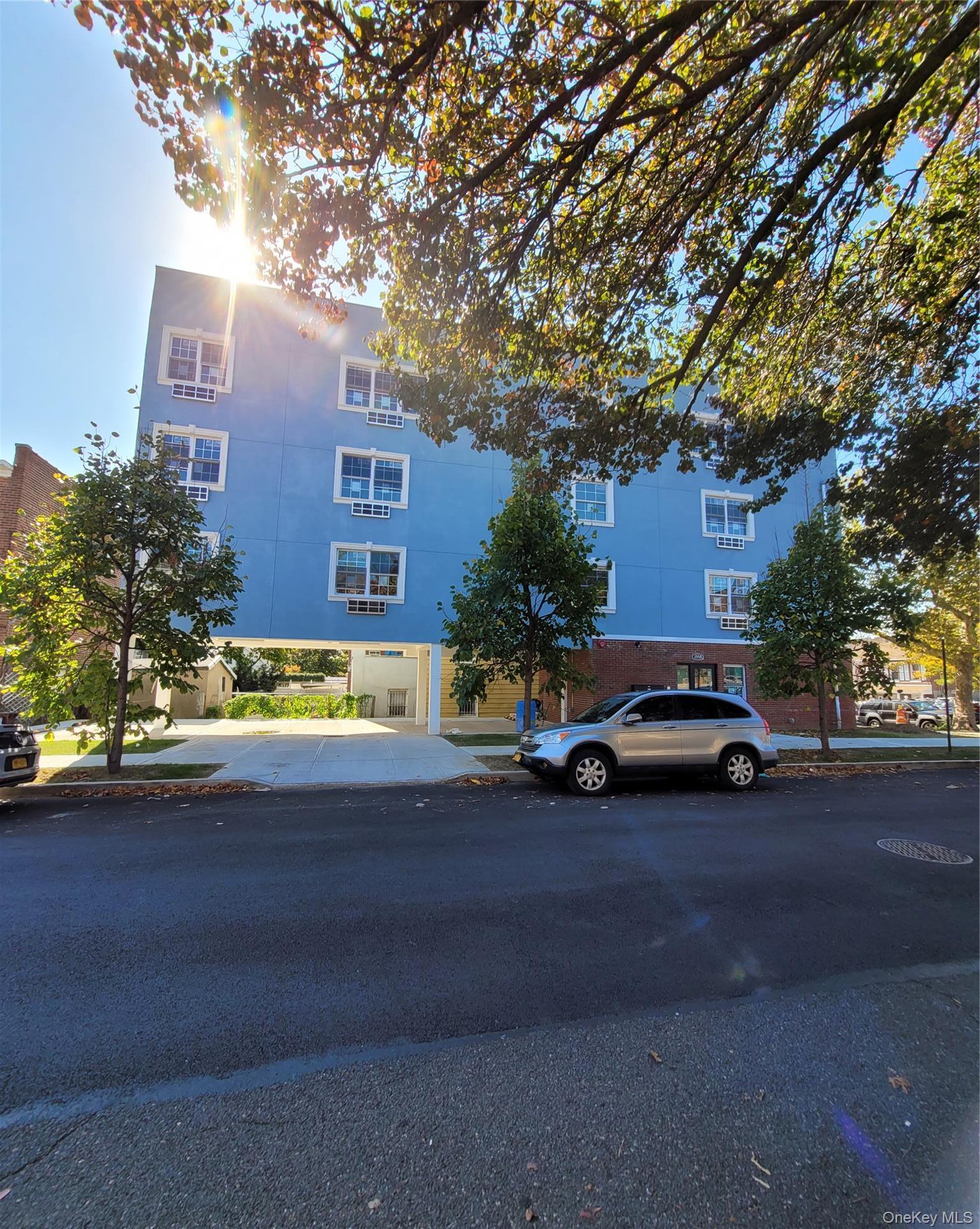 Single Family Laconia  Bronx, NY 10469, MLS-995568-4