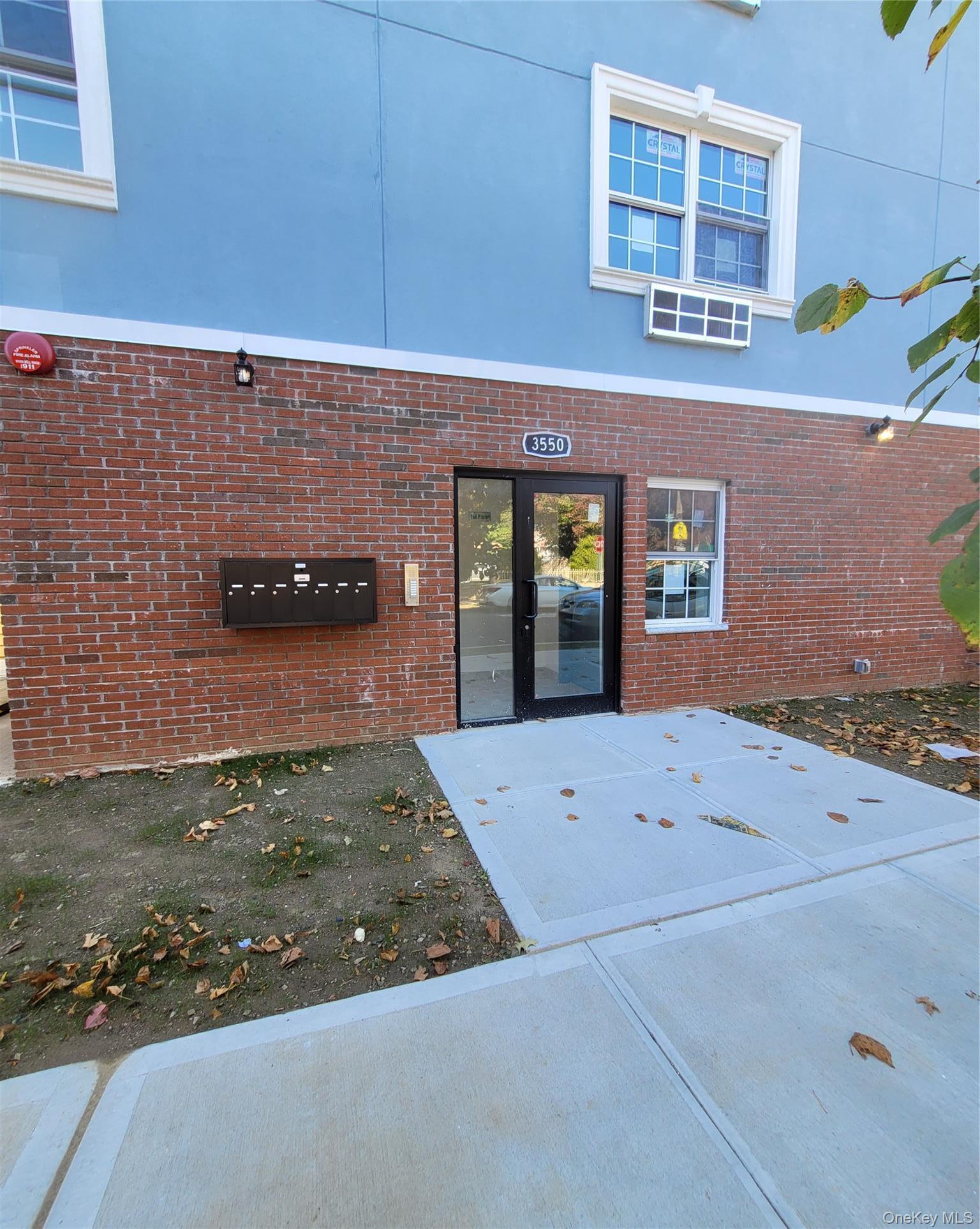 Single Family Laconia  Bronx, NY 10469, MLS-995568-5