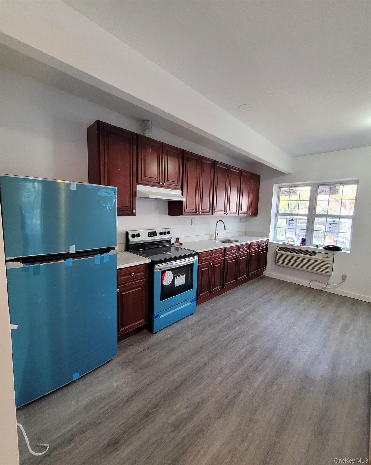 Single Family Laconia  Bronx, NY 10469, MLS-995568-6
