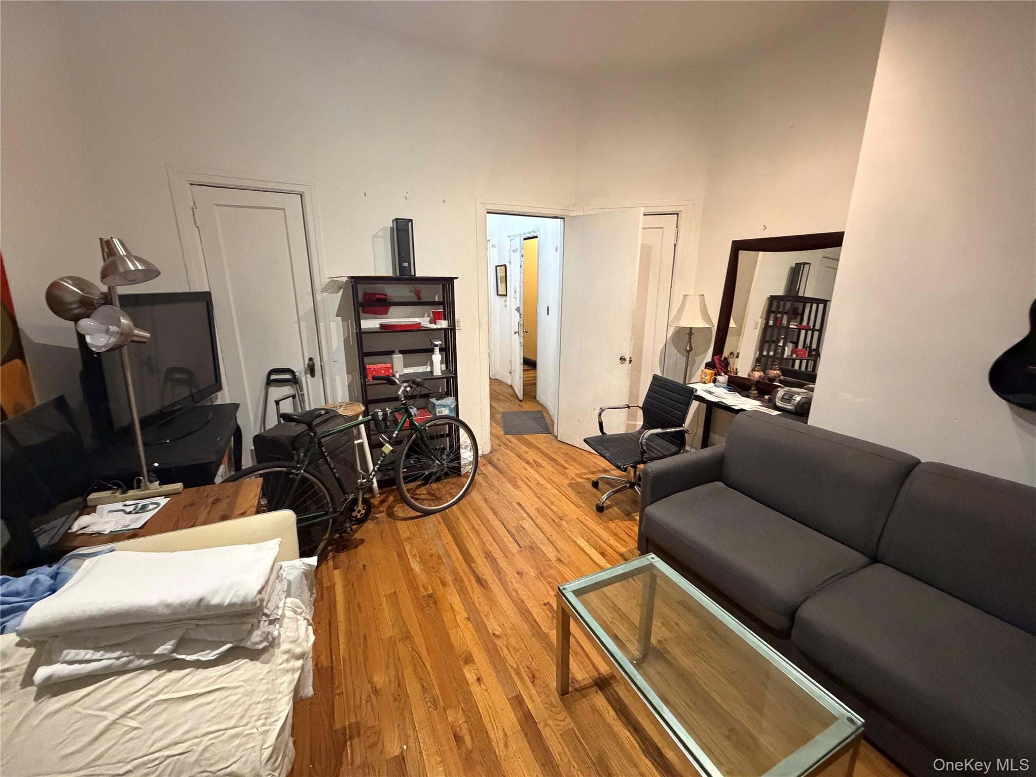 Apartment 9th Manhattan, NY 10019, MLS-995593-4
