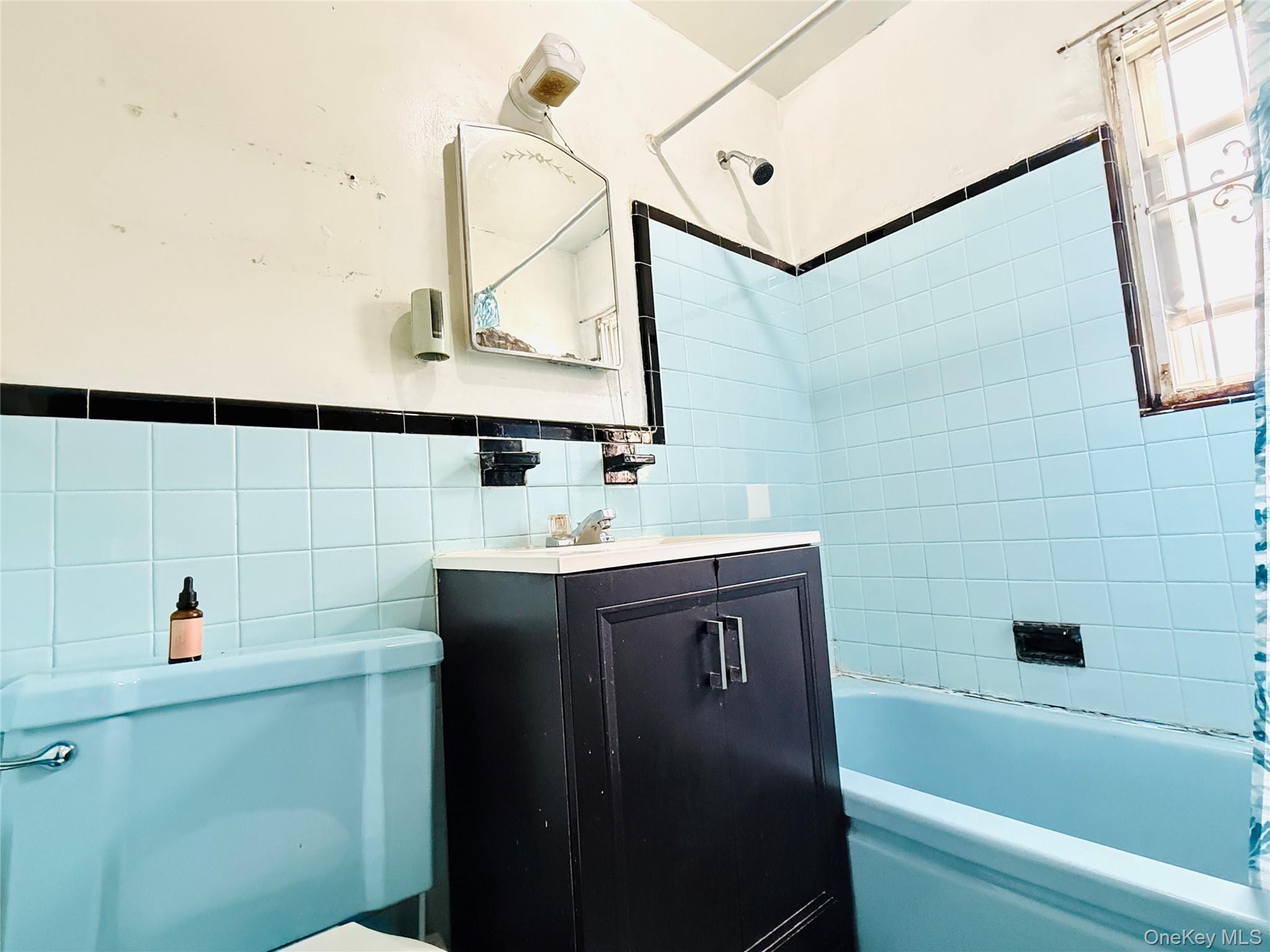 Single Family Bouck  Bronx, NY 10469, MLS-995607-7