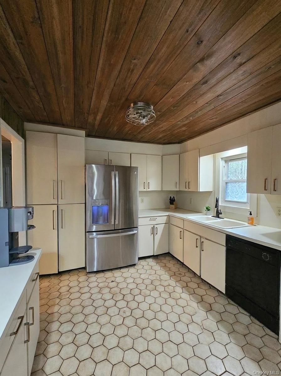 Single Family Hanover Sullivan County, NY 12701, MLS-995613-12