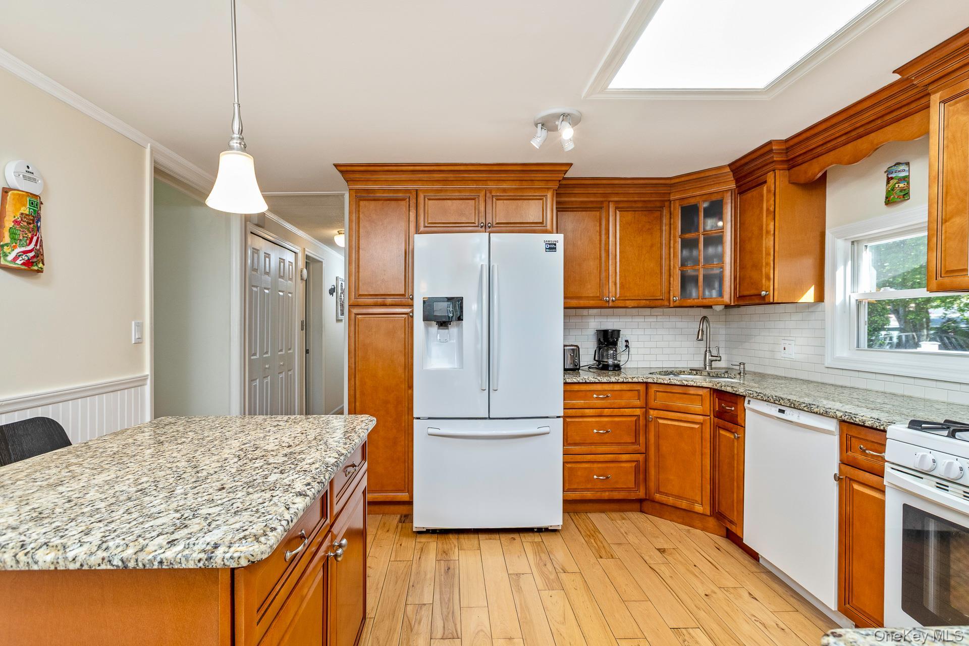 Single Family Middle Road Suffolk County, NY 11933, MLS-995626-12