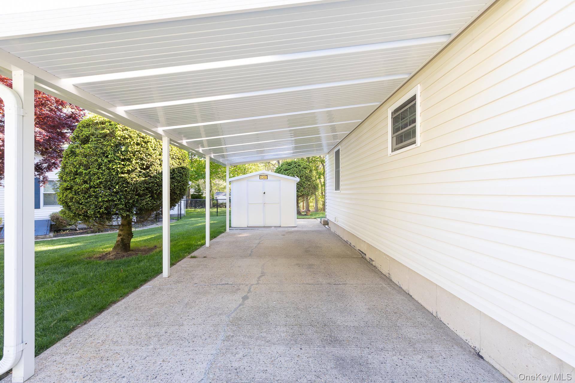 Single Family Middle Road Suffolk County, NY 11933, MLS-995626-24